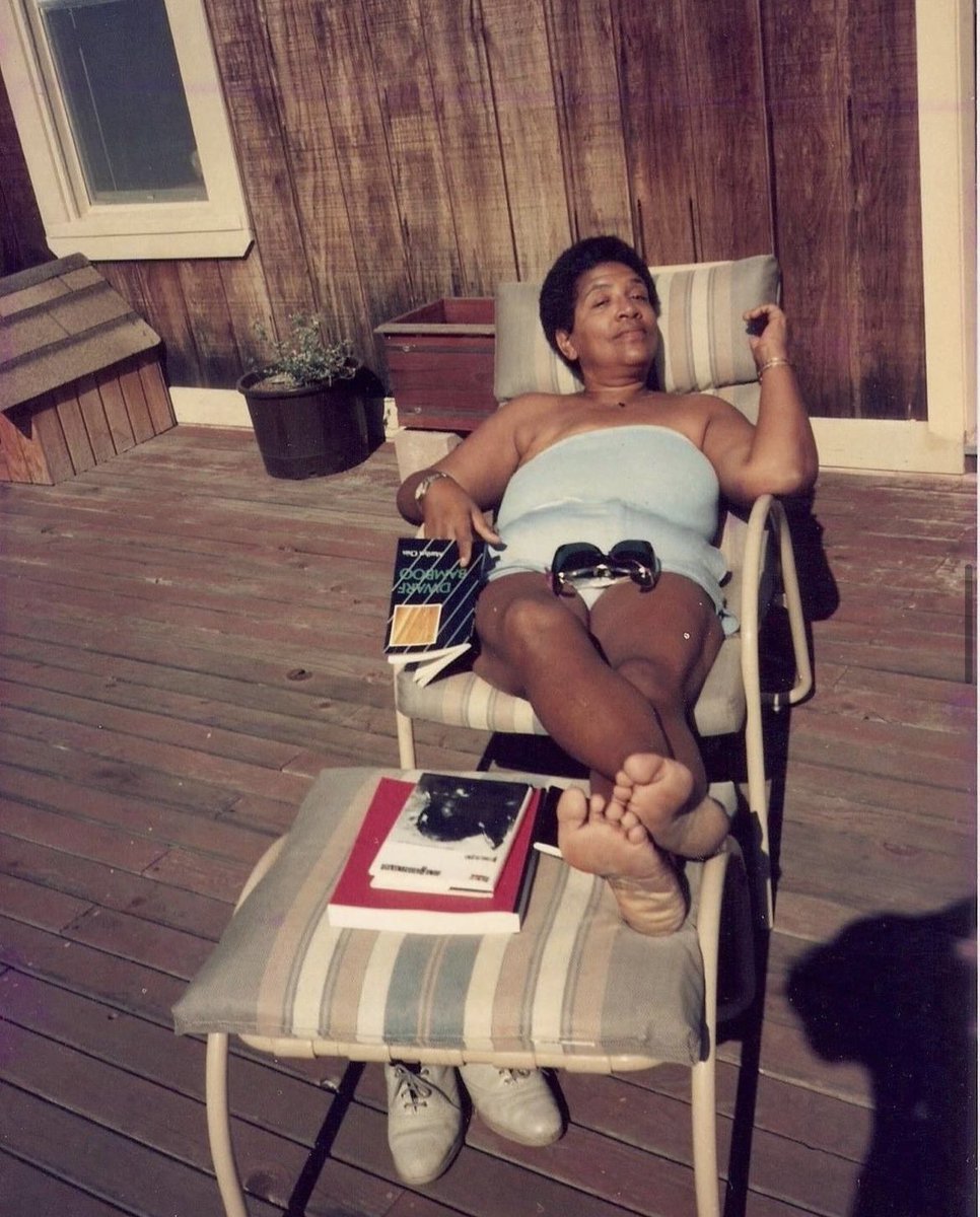 📸: Audre Lorde lounging and reclining in a chair. Photo source and retrieved from: “Audre Lorde: The Wind Is Spirit” Facebook page. 

#blackwomenradicals #AudreLorde