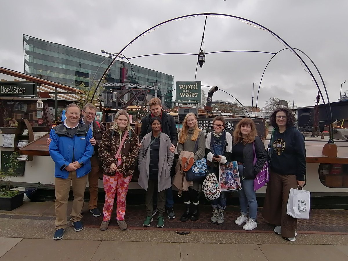 Some lovely cake and a visit to @JuddBooks, <a href="/gaystheword/">Gay's The Word</a> (sorry for standing in front of the shop for so long!), <a href="/SkoobBooks/">Skoob Books</a> and <a href="/LRBbookshop/">London Review Bookshop</a> this afternoon! Lovely to meet everyone!
#LondonBookshopCrawl
