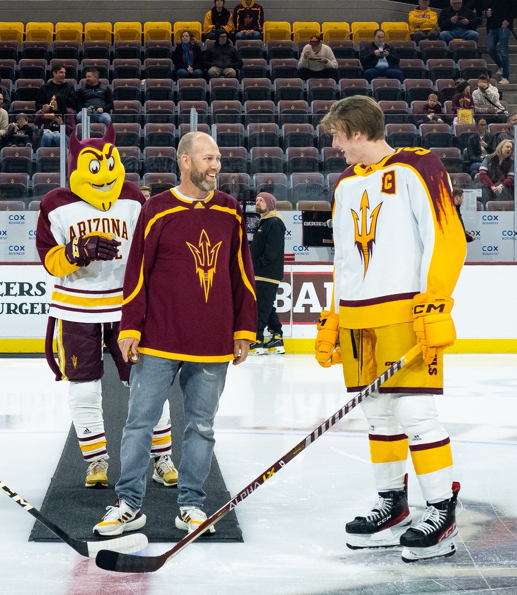 SunDevilHockey's tweet photo. thanks for joining us last night, @CliffEnglish! 🏆 #BeTheTradition https://t.co/f8Xogreqro