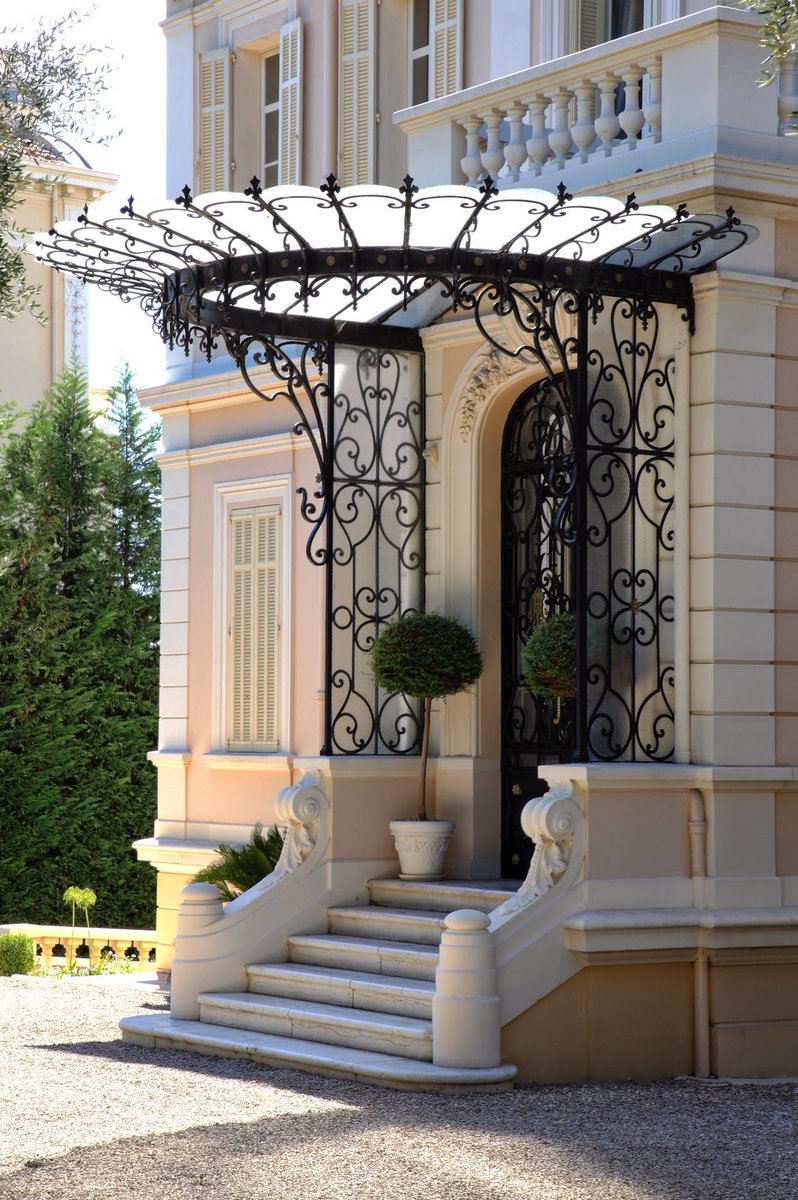 Villalabri's tweet photo. #mipim #Cannes cancelation availability @Villalabri 900 meter to the conference.  Call ASAP for #discounted rates https://t.co/ucHFKL1JPk