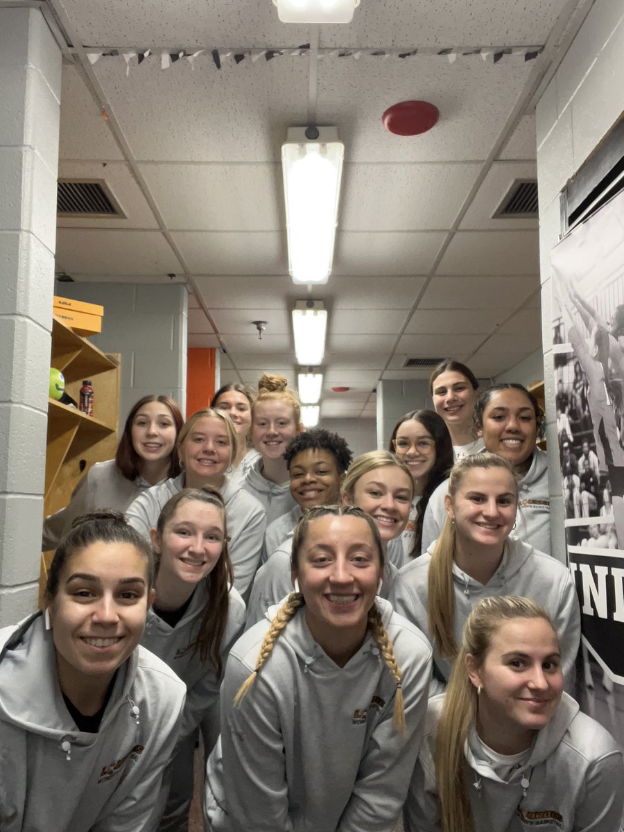 GrayWolfNation's tweet photo. 🟠 GOOD LUCK TO EVERYONE PLAYING TODAY!! 
🟠 EXTRA GOOD LUCK TO THE @LourdesWBB TEAM WHO PLAYS THE #1 SEED AT 1:00 
🟠 GO TO @lourdessports TO STAY UPDATED https://t.co/8NAdN6vTnx
