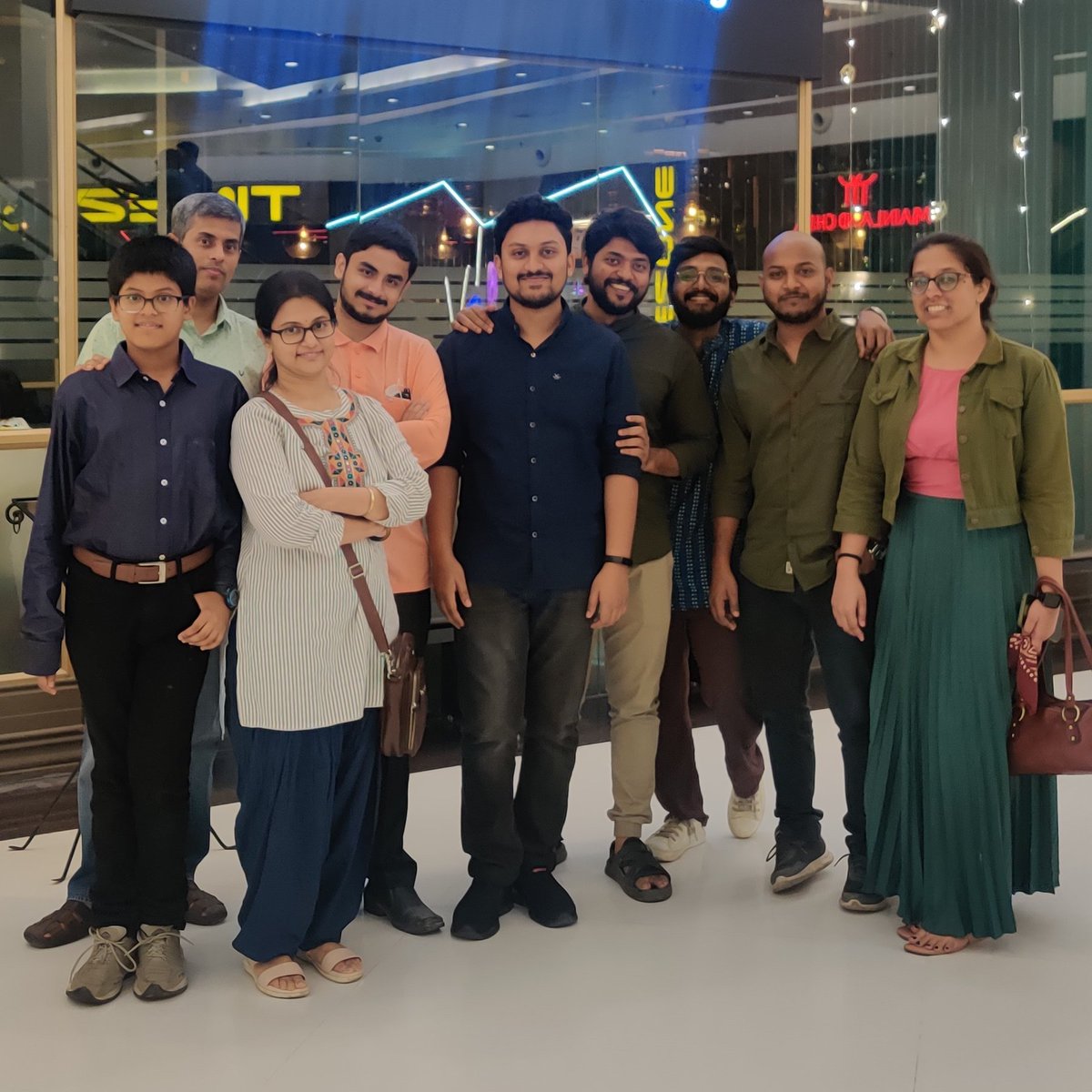 SayanBh51's tweet photo. A fantastic group outing at Riyasat, South city mall. @dclab_iiserk .
#organicoptoelectronicslab #dclab #dayout https://t.co/SOo1PrF2Ct