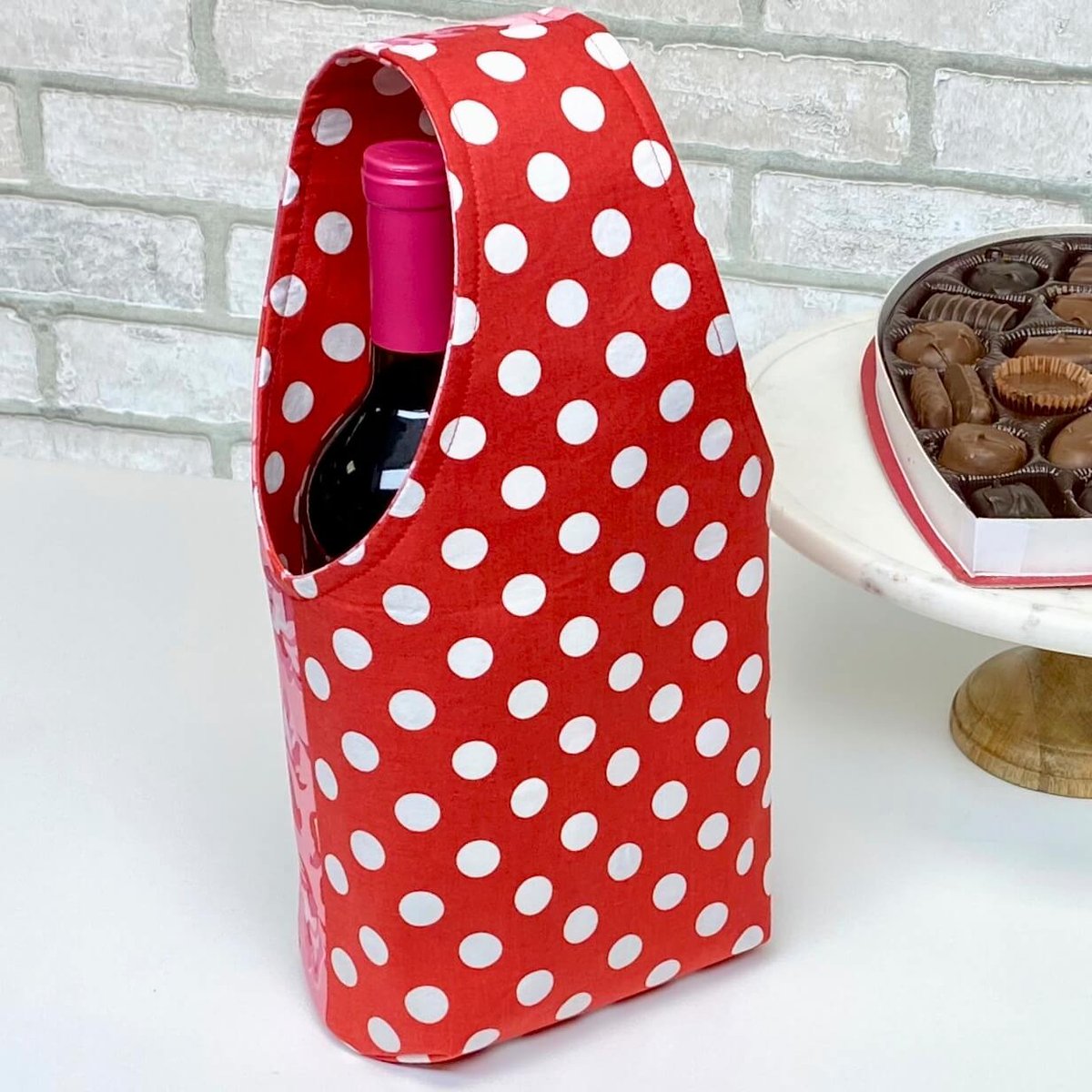 TeamNancyZieman's tweet photo. 🍷 Today is National Drink Wine Day🍷 Curious how we made one tote look like two completely different wine totes? Our sewing secret is revealed in our 2-hour sewing tutorial, today at The NZP Blog! https://t.co/vdSw9ylbKl

#NationalDrinkWineDay #SewAWineTote #NZPBlog #ShopNZP https://t.co/K1IKI03TUR