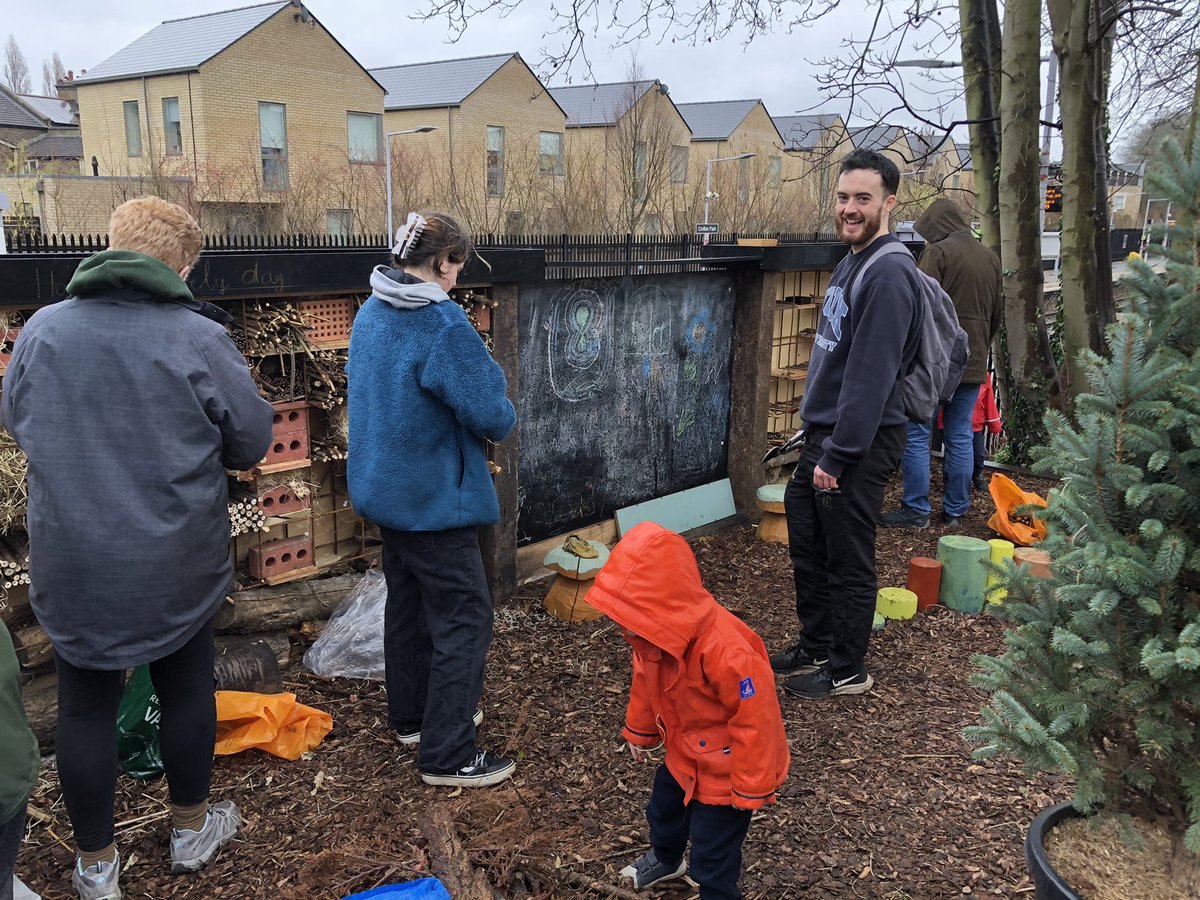 CroftonGarden's tweet photo. Thank you to all who braved the rain ☔️ and came out to fill our #BugWall. And 🙏 @gglewisham for cutting and sawing the twigs and logs for the little ones to fill in. One side almost done! @TLRailUK @GroundworkLON @naturesgymlew @LondonInBloomUK @MPGALondon @CommunityRail https://t.co/VoWfjEcct9