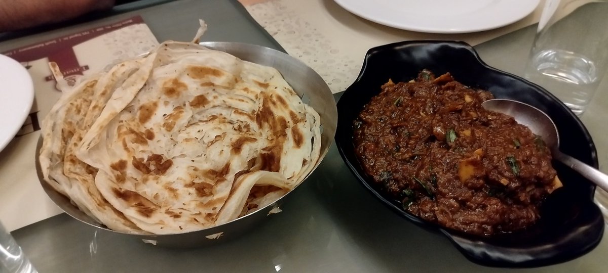 AlIlluminatti's tweet photo. #happydining https://t.co/XjVNgd7G9z