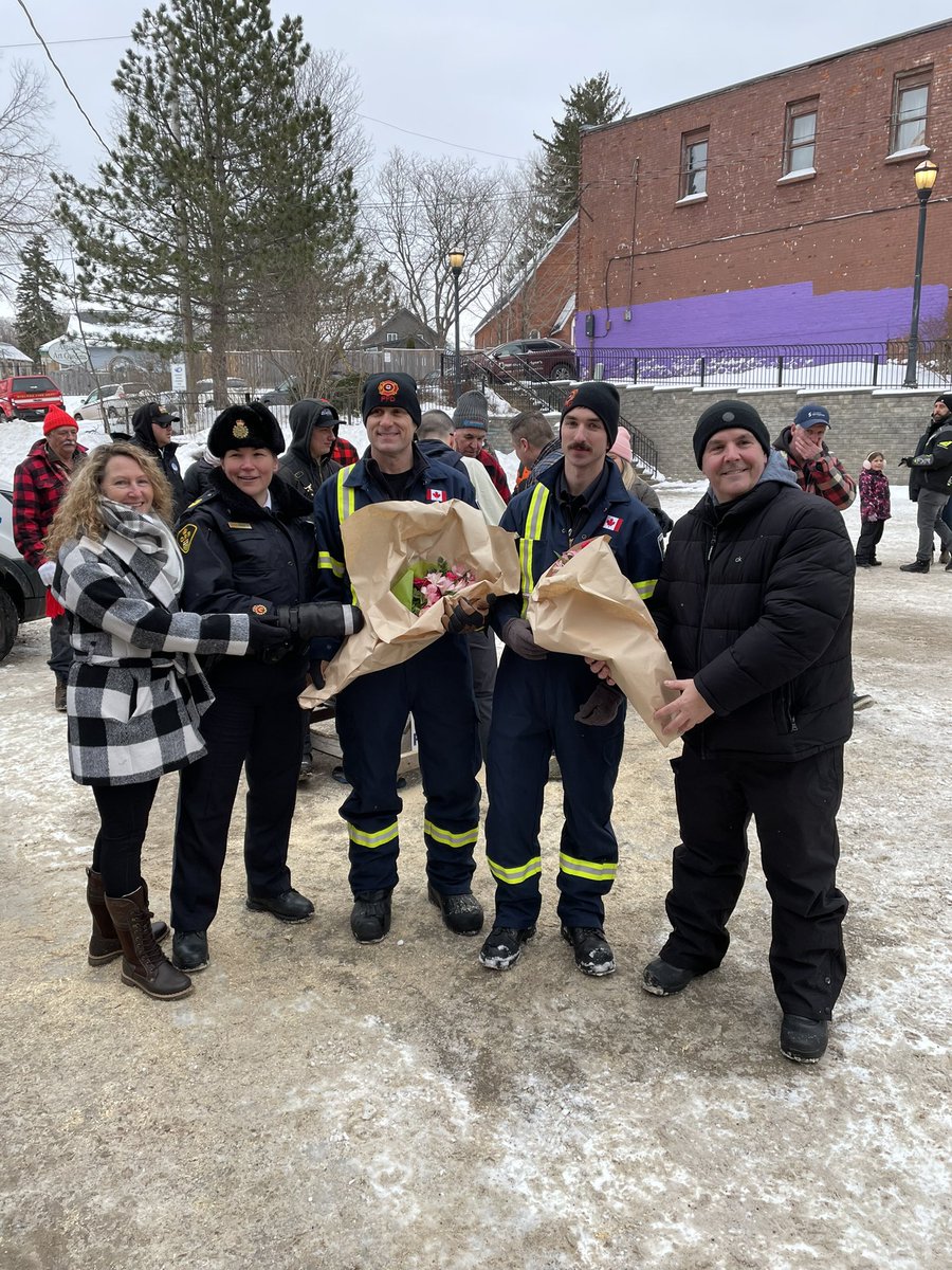 PenetangFire's tweet photo. Team PFD are your @penetanguishene #Winterama lumberjack champions! With a time of 21.15 seconds! Congratulations to Firefighter Moreau and Firefighter Cook! https://t.co/wjn333eG5Z