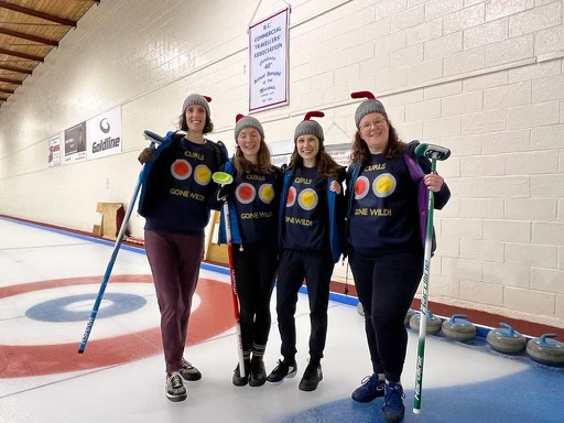 #CurlsGoneWild

Congrats to Christa and her team for winning the best-dressed squad at the recent #bonspiel. Their custom sweatshirts were made by MAKE, of course. 

Design your own here: bit.ly/Go-MAKE-Printi…

#makeitatMAKE 
#customprinting
#ondemandprinting
