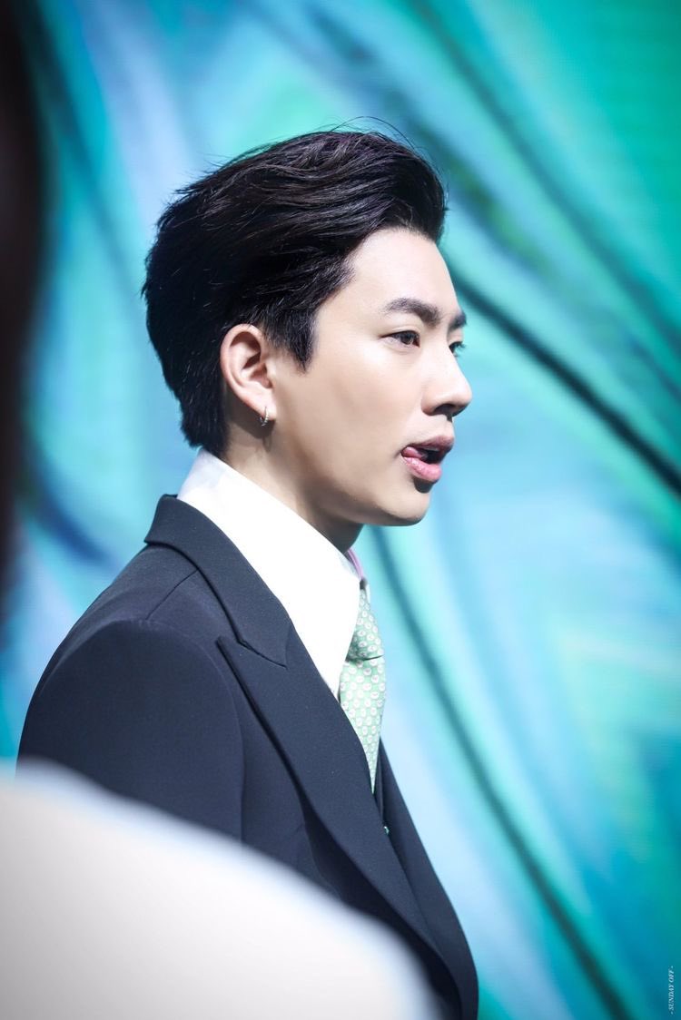 Rak_OG's tweet photo. 20년 라인티비어워즈는 정말
#ออฟจุมพล
#LINETVAWARDS2020
#LINENEXPLOSION2020 https://t.co/7Ce3iQRsrm