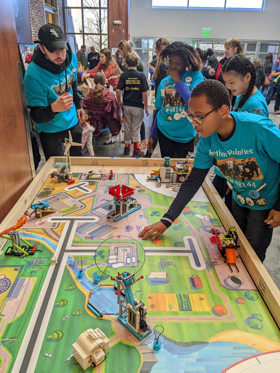 ColleenTyler17's tweet photo. 1st set of pictures from Regional First Lego event.  Schools 17, 42, 12 and WFA  representing RCSD in Buffalo.  @RCSDNYS @RhondaNeal100 @tanyahomer @MarianaBarry80 @WFA_IB @RCSDsch42 @rcsdsch17 @RCSDAMDA https://t.co/VqkHvsdoid