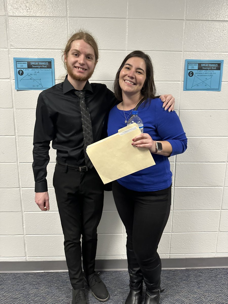 beck_frau's tweet image. When I found out Simon was singing Du bist die Ruh, my German teacher heart was so thrilled, but when he asked me to accompany him, I couldn’t say no. It was an honor to be there and watch him earn a gold with distinction at #ISSMA!
