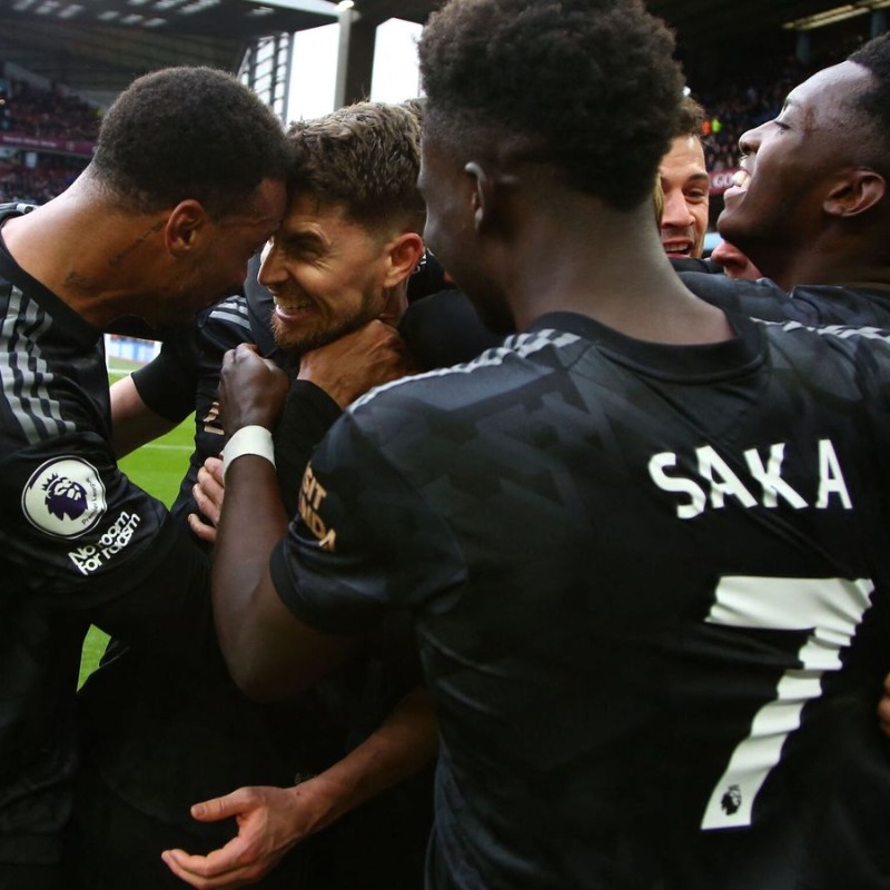 SkySportsNews's tweet photo. Stewards were called to the stands at Villa Park to deal with a physical altercation between an Aston Villa analyst and Arsenal coach today.