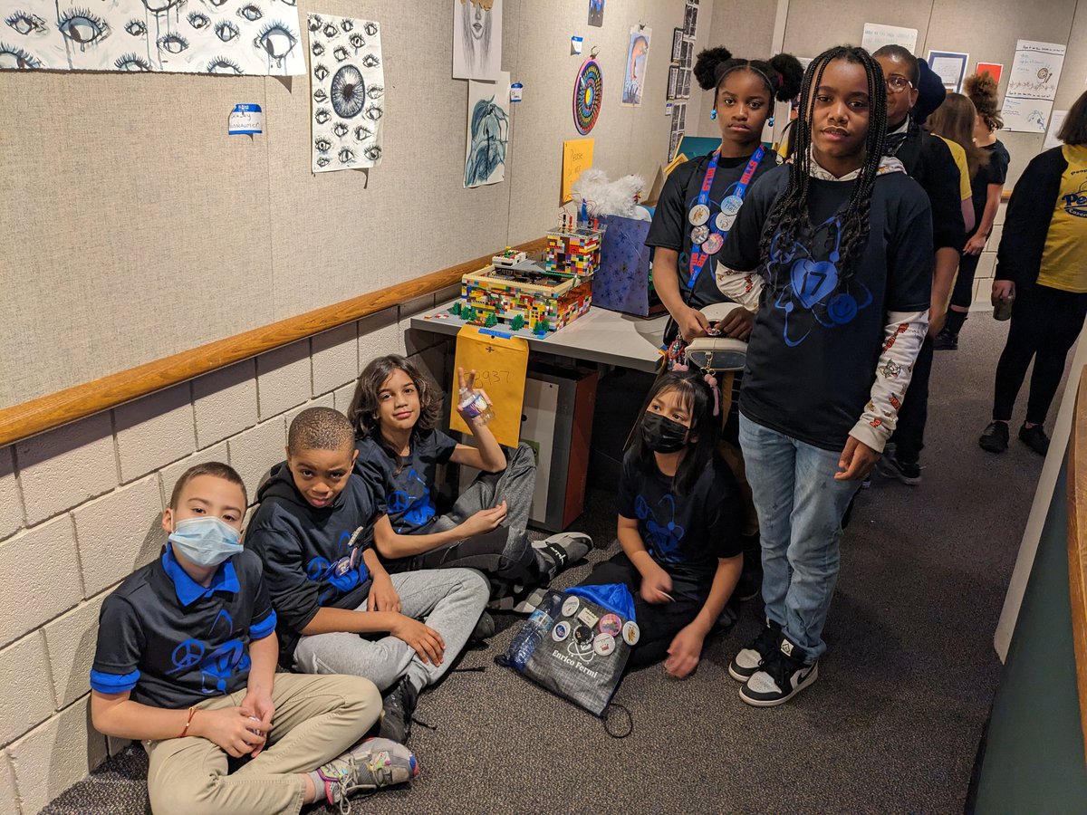 ColleenTyler17's tweet photo. 1st set of pictures from Regional First Lego event.  Schools 17, 42, 12 and WFA  representing RCSD in Buffalo.  @RCSDNYS @RhondaNeal100 @tanyahomer @MarianaBarry80 @WFA_IB @RCSDsch42 @rcsdsch17 @RCSDAMDA https://t.co/VqkHvsdoid