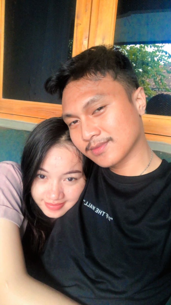 ChnPutri's tweet photo. Posting ah, orang nya td lg tidur dia tadi lagi flu gt kasian 🥺 ganteng ya😍 https://t.co/vvxgEVTS1R