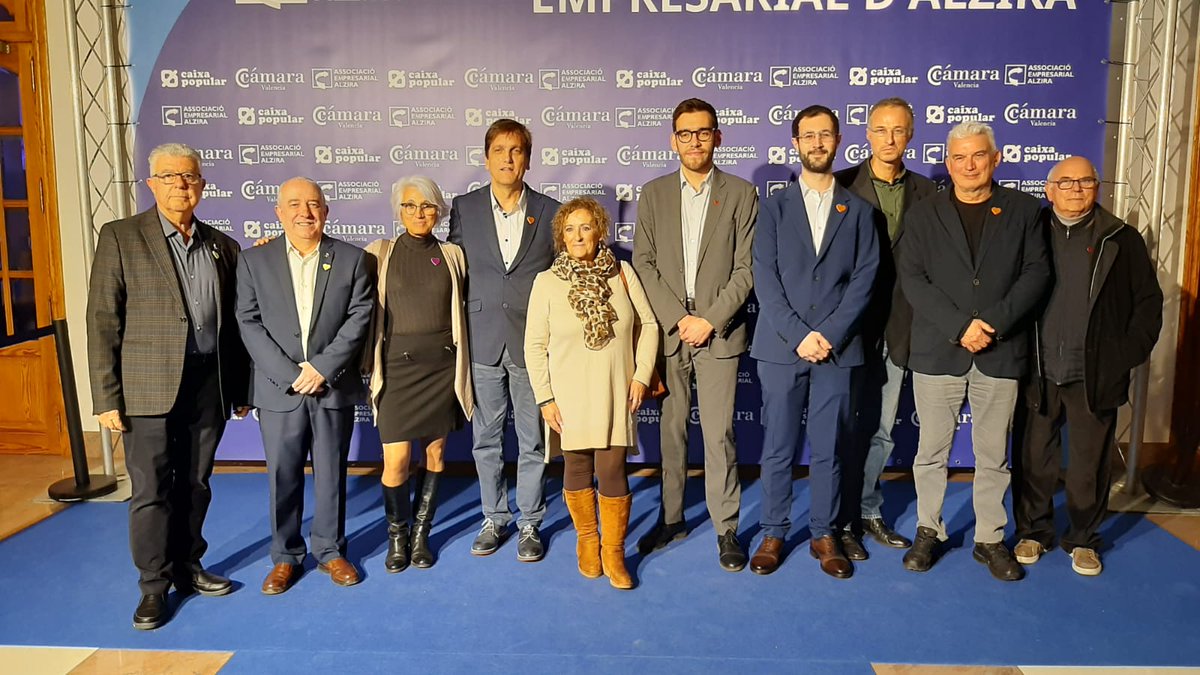 Anit vam assistir a la gala de la XV #SetmanaEconomiaAlzira. Enhorabona als premiats @OpticasAlzira,@bromera, @ClinicaTecma, Deportes Sierra i Alfonso Rovira, i a @IdeaAlzira i @Asoc_Empres_Alz per un esdeveniment que és ja una referència de la reflexió econòmica al País Valencià