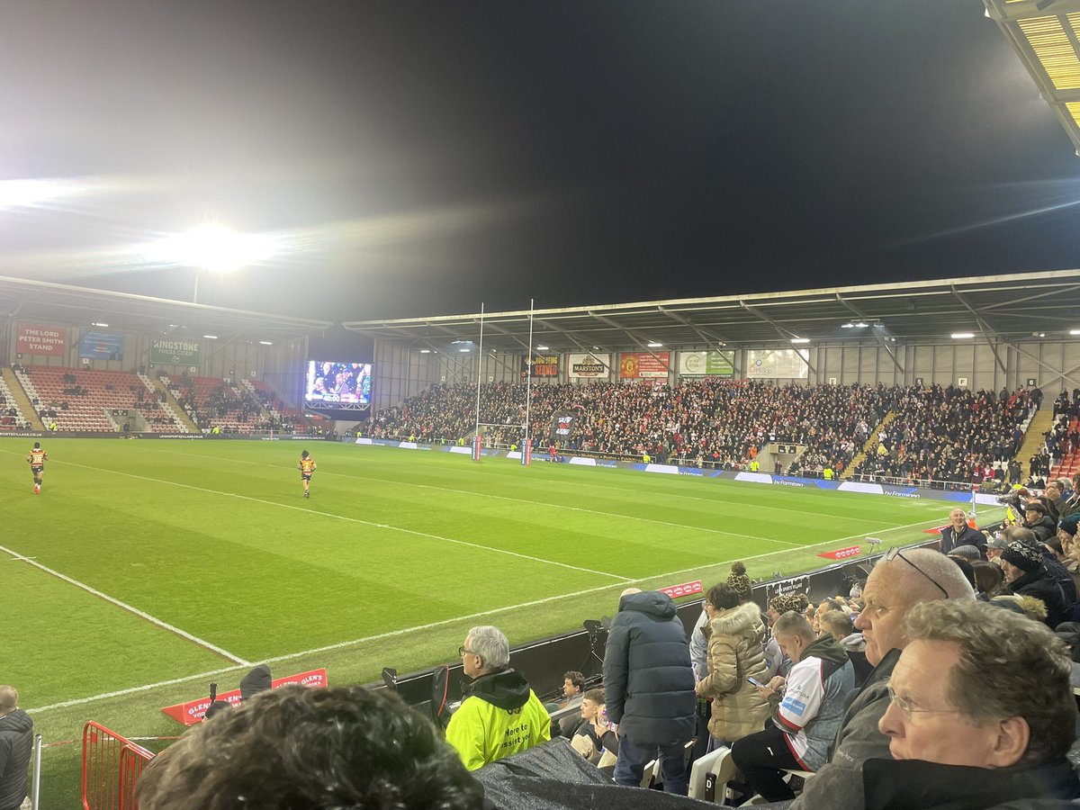 Ianblease1's tweet photo. A tad late but @SalfordDevils fans, thank you for your immense support last night, was so loud….Goosebump stuff !! The boys really really appreciate it, so please come down on Thursday v @hullkrofficial bring a mate, family member or lapsed fan, it will be cracking game 🏉👹 https://t.co/nGSsY5My3r