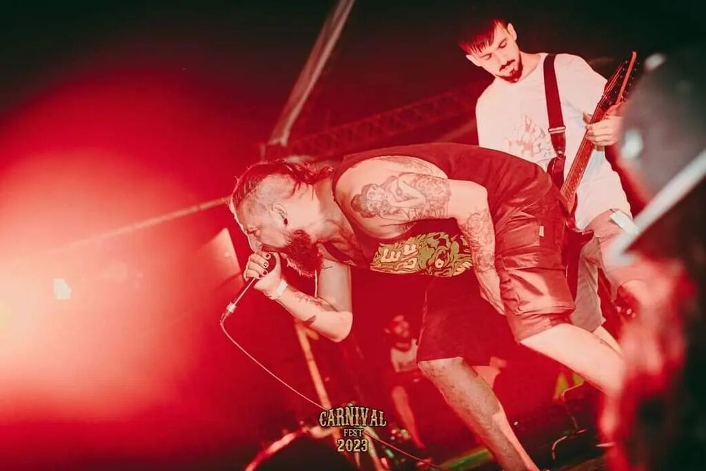 Un poco de nuestro paso por el @carnivalfestuy desde el ojo de <a href="/piojo/">luis manuel romero</a>.pereira de @doble_a_films 

Muy copados de haber formado parte de esta gran fiesta del metal!!

Genoma:
<a href="/paolo/">Pretty Paolo Sambrano</a>.benken 
@emierorod 
<a href="/upadrian/">Adrián Suárez</a> 
@estebanmagico 
@loisartigas instagr.am/p/Coz_WWdJV2c/