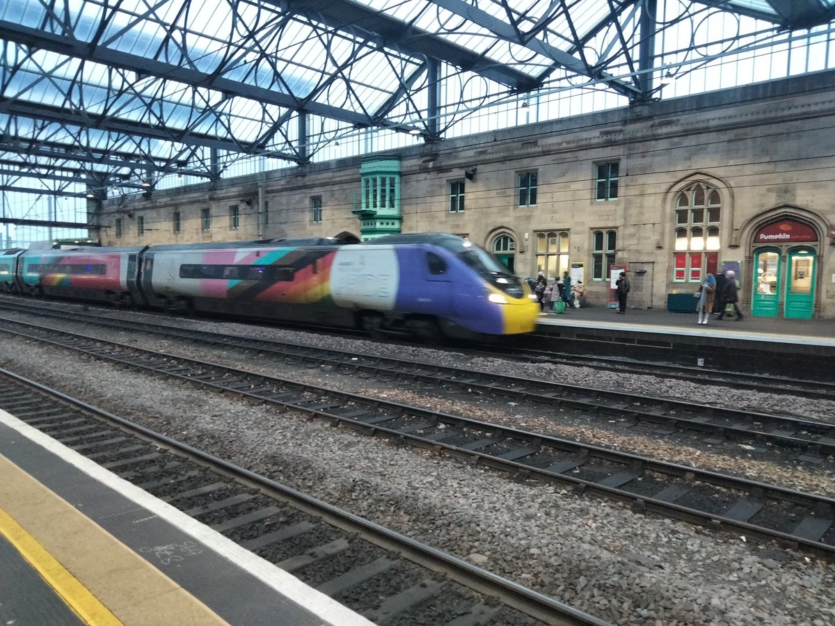 Avanti Pride 390119 at Carlisle station this afternoon 
#Trains #Class390 #Pride #Carlisle