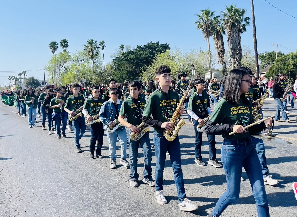 resaca_gators's tweet photo. Our Mighty Gators had the privilege of showcasing their talents at the annual Los Fresnos Rodeo Parade. Way to represent that Gator Pride! #GatorPride #rodeoparade #LFCISD #MakingMovesThatMatter @ApoloniaRenter2 @RMS_AP_Garcia @Fernandez_Ana89 @educatornerd https://t.co/rFcpt6SM6z