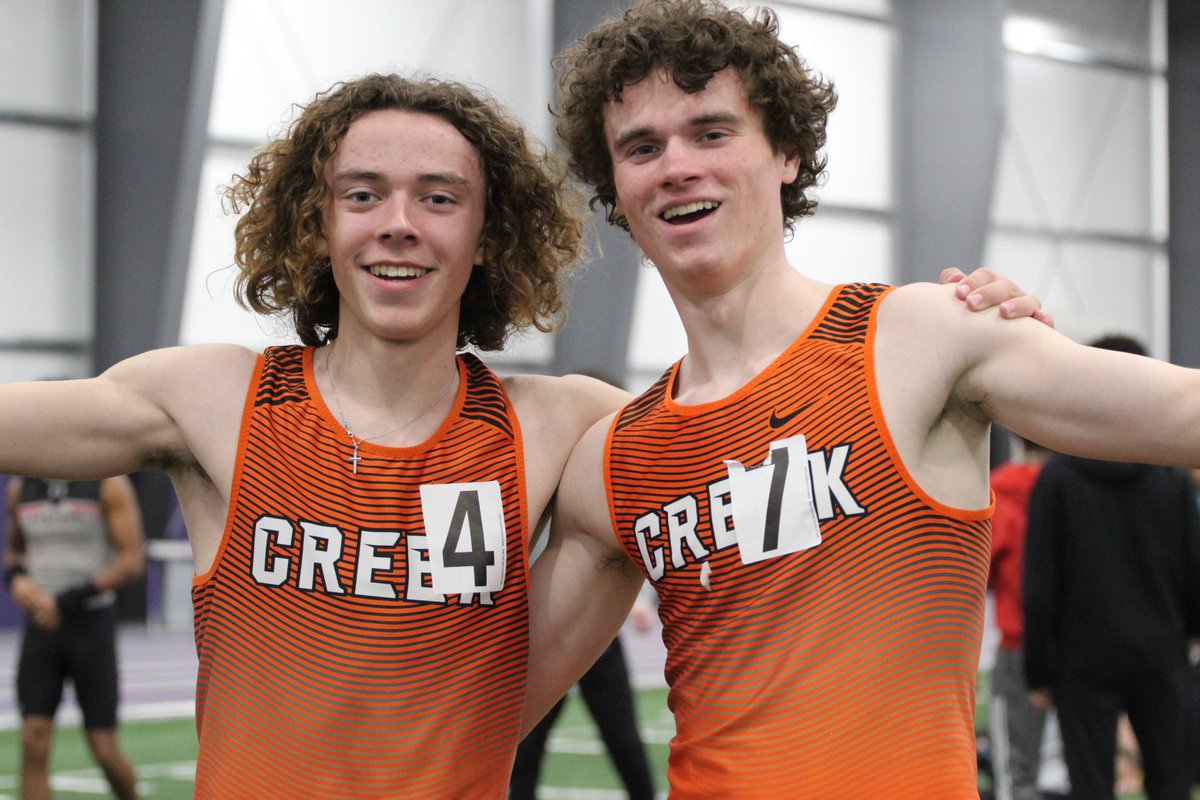 creekxc's tweet photo. 🚨Top 20 &amp; PR 🚨 Freshman Jackson Davis  places 3rd  &amp; Senior Elijah Calhoun place 5th in 800 @Olympic4x  Lighter Giver Inv . Both men ran lifetime PRs &amp; are both ranked Top 20 in Division 1 in Ohio.  #CREEKPR1DE 🖤🧡 @bcreekathletics https://t.co/INxKdGslq3