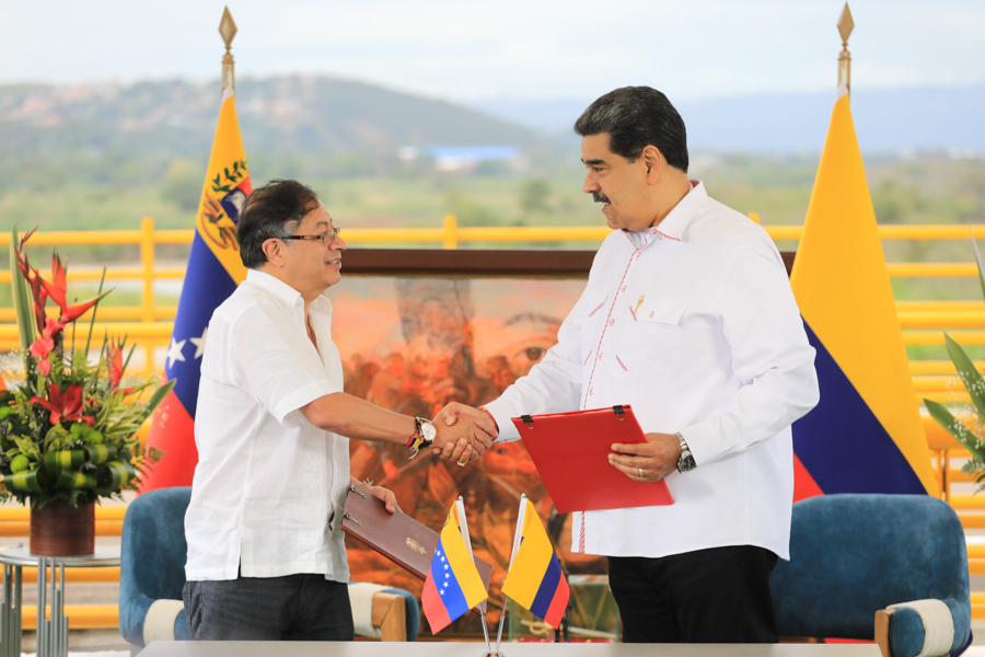 mippci_ven's tweet photo. #NotiMippCI 📰🗞| Se activa nueva dinámica de expansión comercial entre Colombia y Venezuela. Lea más ⏩ https://t.co/CrRf41juzZ
#CarnavalesSeguros2023 https://t.co/H5RF6ErPhi