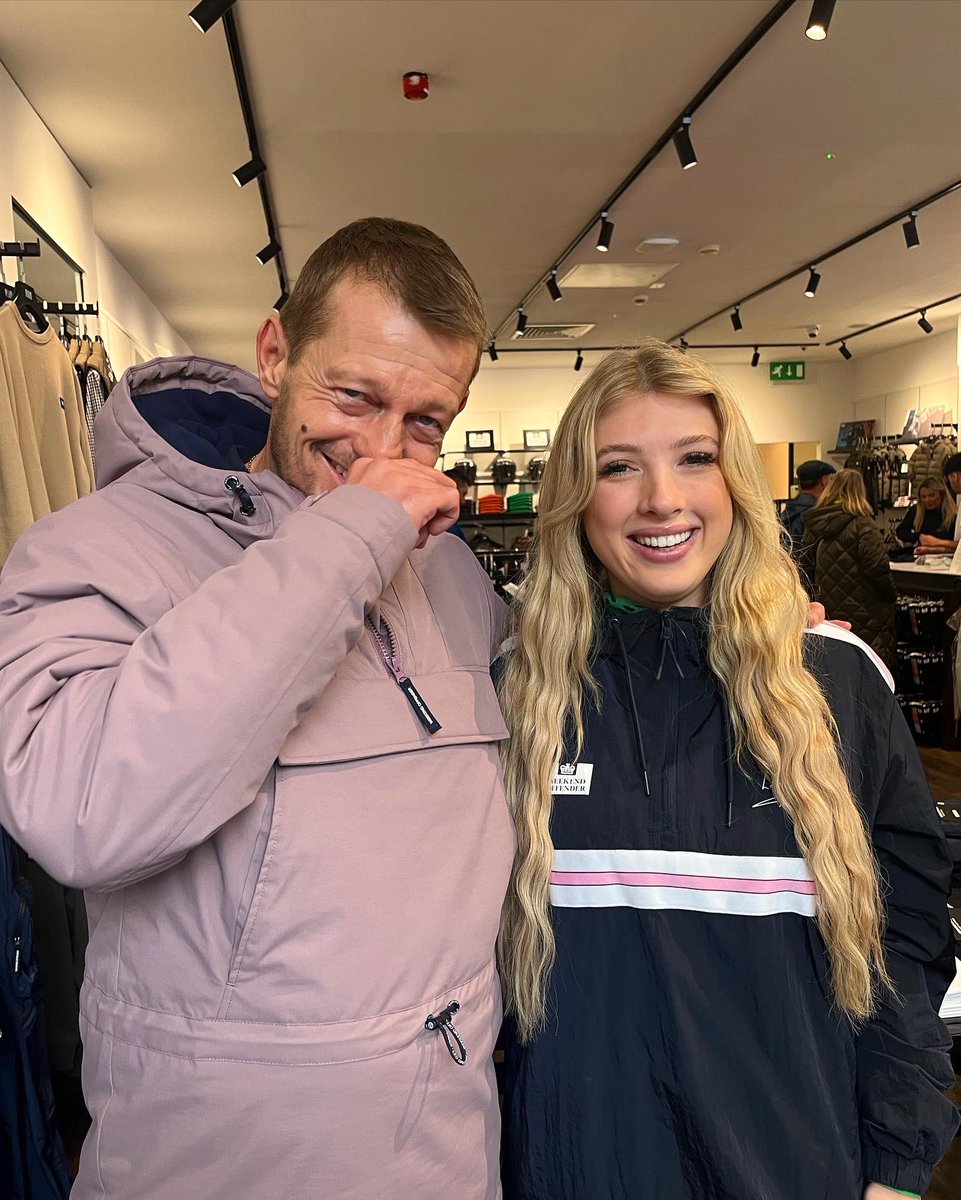 Katieeowen_'s tweet image. Djing at The Weekend Offender store re opening in Bridgend and @leogregs jacket launch! #weekendoffender