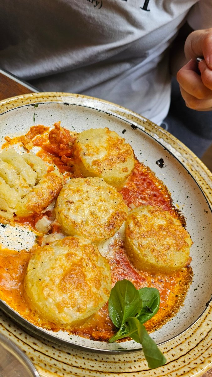 Gnoquis en la carta. Rompen todo