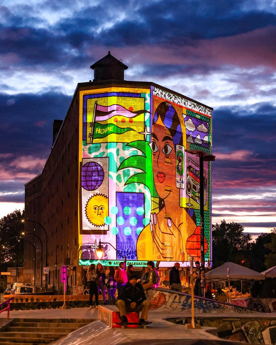 mapp_mtl's tweet photo. Vous avez aimé le festival MAPP_MTL 2022 ? 
💌 Inscrivez-vous à notre infolettre pour ne rien manquer de l'édition 2023 du 27 septembre au 1 octobre 2023 → https://t.co/gqtxfO6o8k

📸 J-F Savaria 

#mappmtl #mappfestival #montreal #fetedequartiernumerique #mappmtl2023 https://t.co/0JQgDjNSha