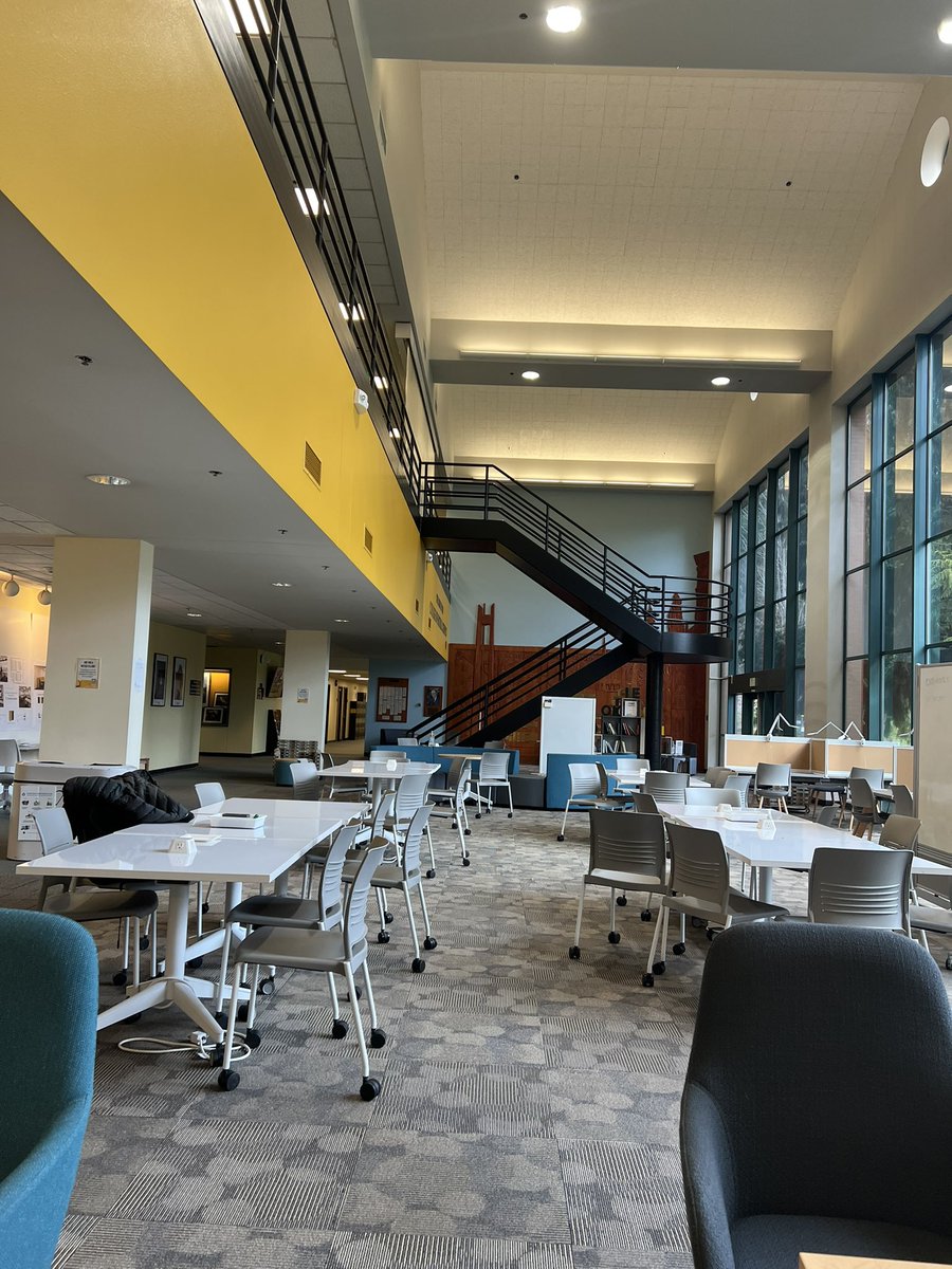 KeimTimeFB's tweet photo. The brand new lobby/study lounge in the Rieke Science Bldg.
Love it. Go Lutes ! #PLUFB #ScienceIsCool #StudentAthletes https://t.co/4K9Cxzxn1o