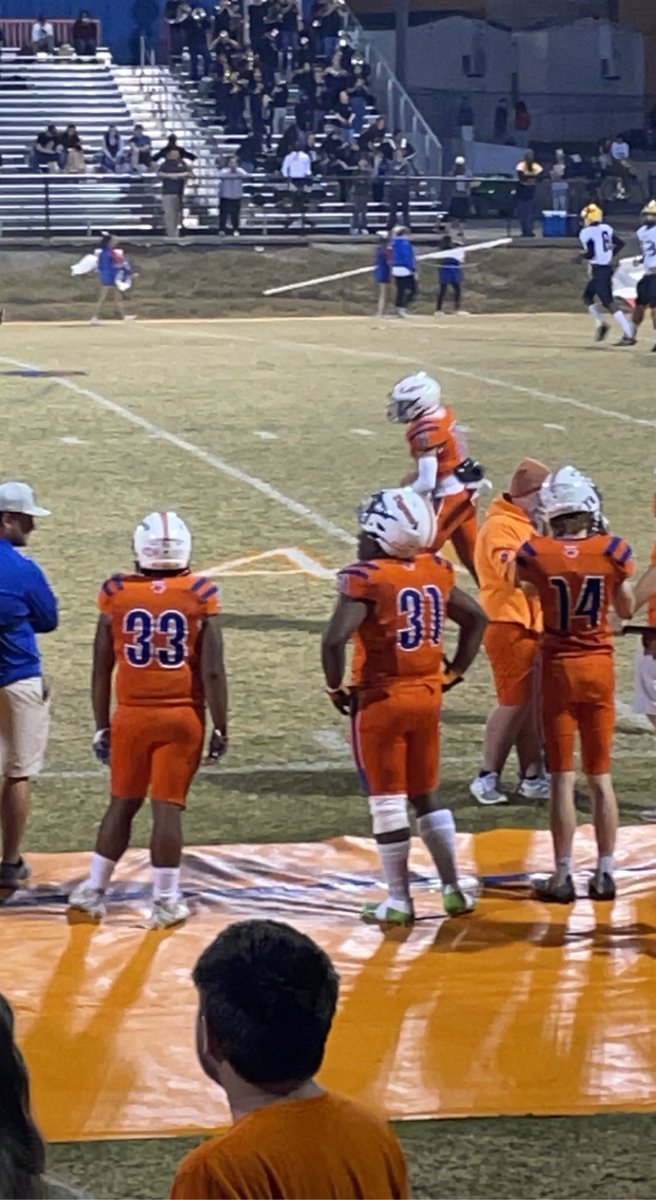 kyoungecu's tweet image. #brothers #playoffs #5touchdowns #motonboys #RHS #senioryear #31 ⁦@RandlemanFB⁩