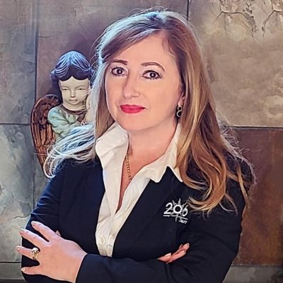 Milanka's tweet photo. #NewProfilePic https://t.co/51xPFVn7Fk