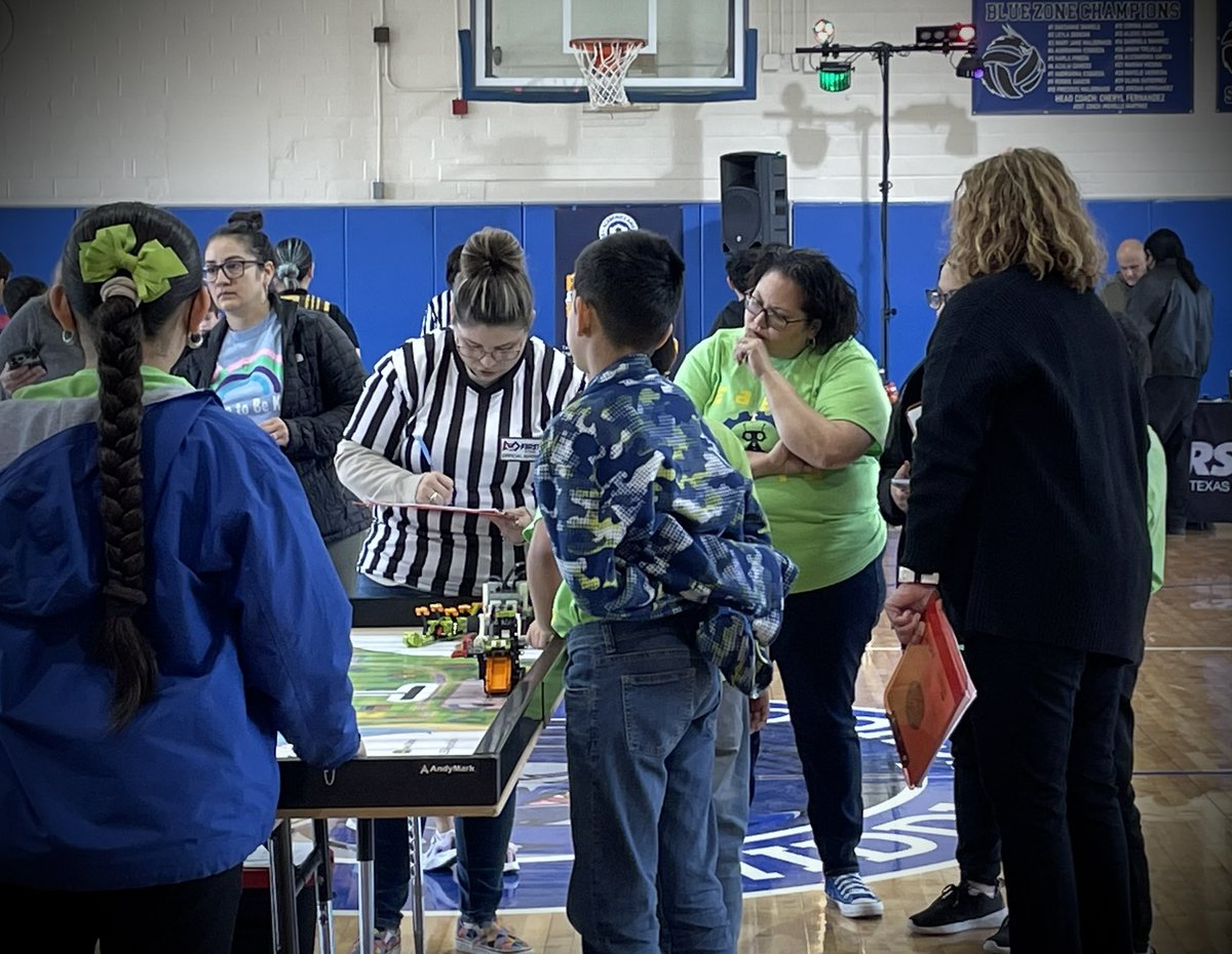 SAISDEXTLearn's tweet image. Shout out to students who are participating in the 1st Lego League @SAISD @PattiSalzmann @DrJaimeAquino @beclanda @21st_learning