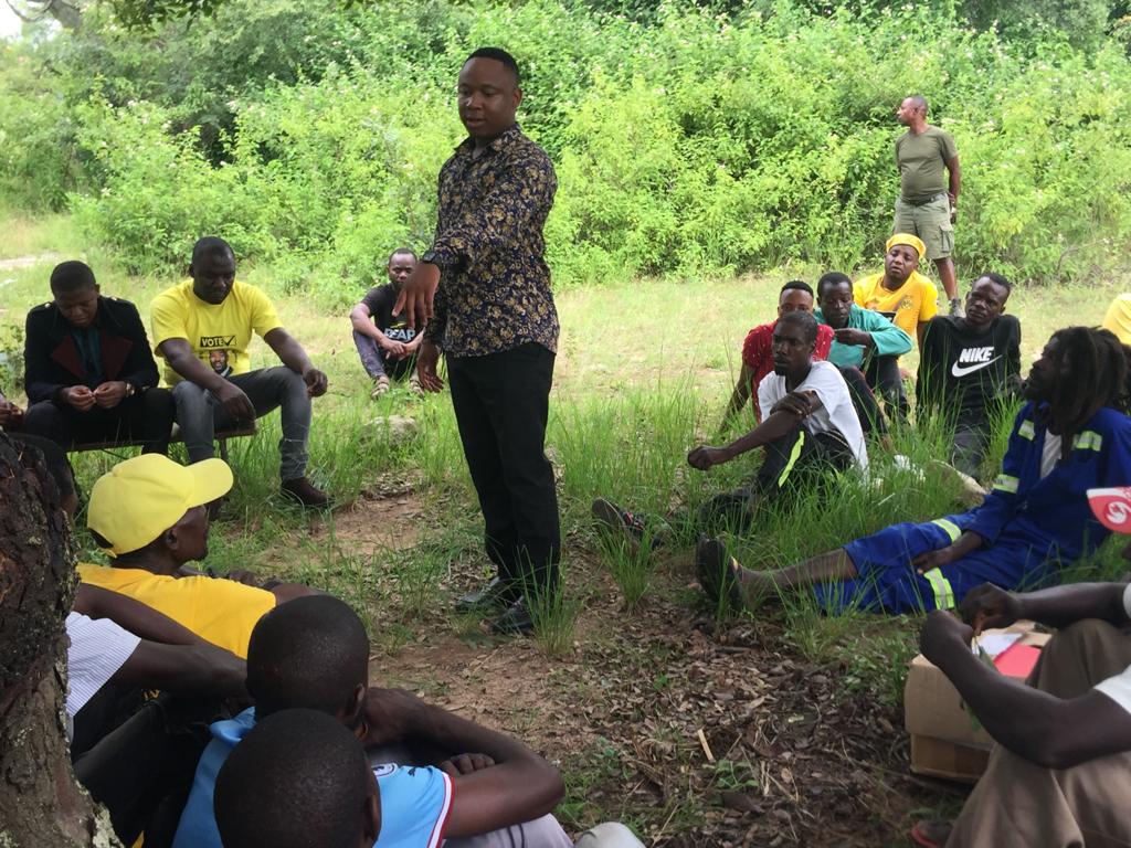 ngadziore's tweet photo. The past weeks we've been addressing HUNDREDS &amp; THOUSANDS of Citizens. The response being given to the Register Elect And Protect (@REAP_zw) initiative is just AMAZING. TODAY, we took it to Gutu-South (Vumba Area, Ward 23) The grassroots ! The Rural community is KEY! #WeMove https://t.co/WN5E1a6WJt