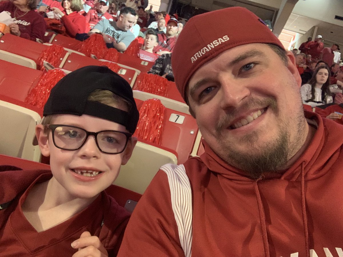 justmorris16's tweet photo. #WPS ready to watch some Razorback ball https://t.co/KfIO88wtpP
