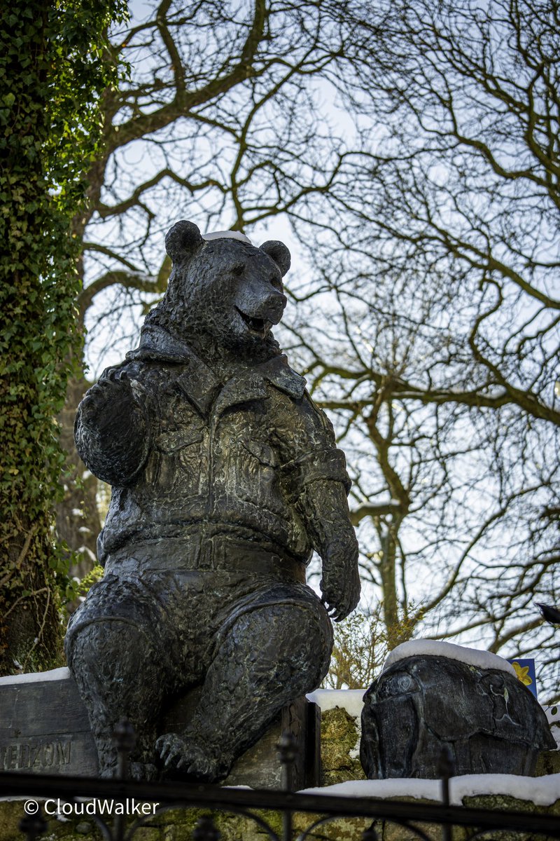 walkercloud13's tweet photo. This year, while in Sopot, Poland, I also met the Monument of the Hero of Wojtek the Bear ♥️🐻 Beautiful and sad story of the Hero of the Bear Wojtek #Scotland #Edinburgh #PrincessStreetGardensPark #Wojtekbear #GeneralAnders #Polska #Sopot #Hero #KapralMiś #SonyAlpha https://t.co/f2TAp2IsTD