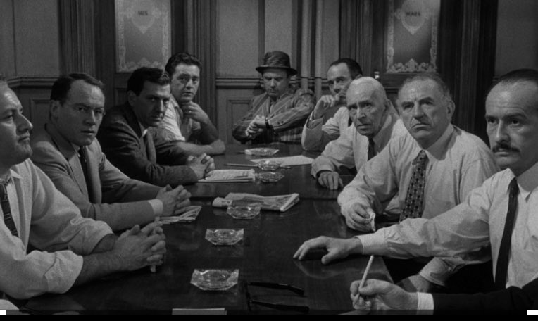 Van de week de “Twelve angry men” van Sidney Lumet in het Kino gezien. Deze film (1957)over een jury die tot een unaniem oordeel moet komen. Het zaaltje is oververhit, de karakters zijn kleurrijk en botsend en de film leerzaam. #twelveangrymen