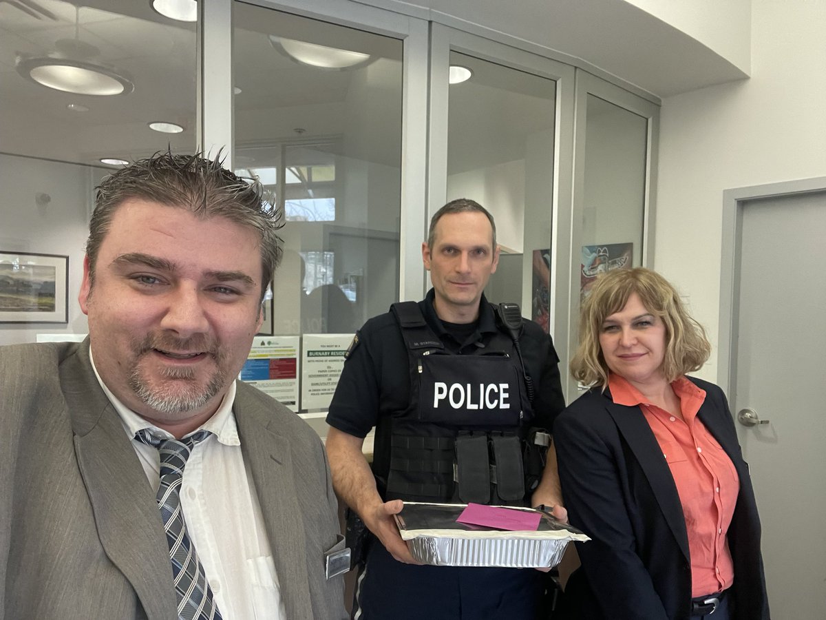 hiltonvanmetro's tweet photo. Yesterday, our team stopped by Burnaby Fire @IAFF323 Station #3 and @BurnabyRCMP to say thank you and drop off treats. #RandomActOfKindessDay https://t.co/pioJbCRTAt