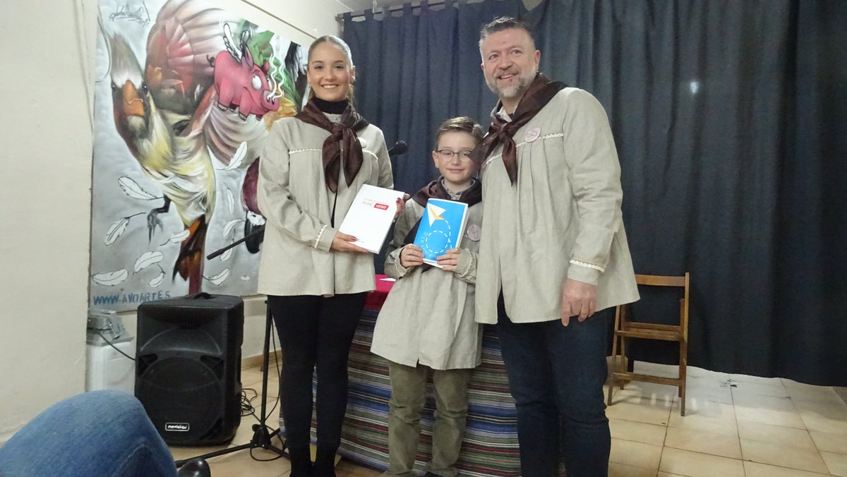 FallaPlazaJesus's tweet photo. Ahir va tindre lloc, en el nostre casal, la presentació de llibrets. Reberem visites especials i ho passárem molt bé.
Ja queda menys per a veure #fakenews i #infinitats com a protagonistes de la nostra plaça 🤘🏼🥳 https://t.co/8H65EI0ej8