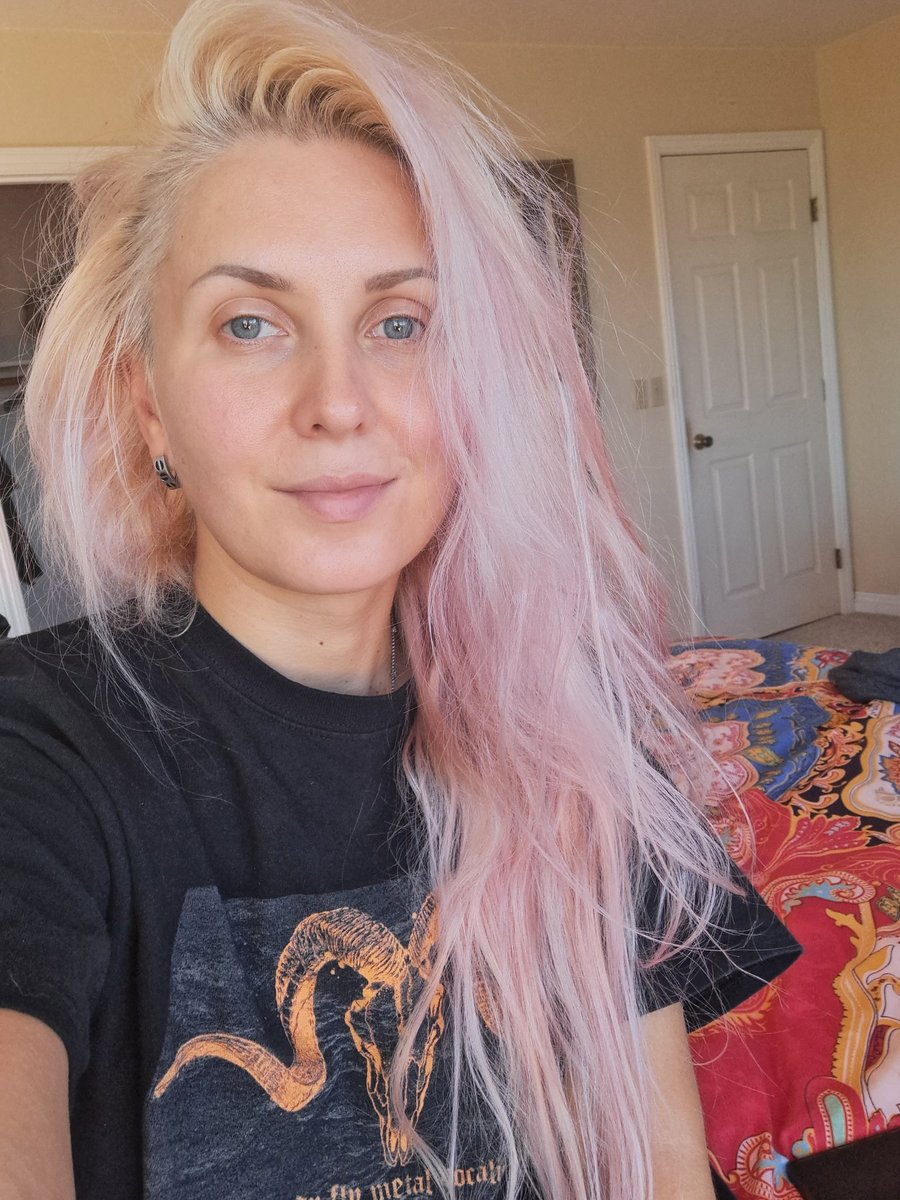 fly_lady's tweet photo. Hi guys!💗 Very soon I will announce my new metal project which I am currently working on.🎤 I wish all of you a wonderful weekend!🤘😈🤘
👉 https://t.co/XPXuHjS9kx
👉 https://t.co/BkiLtryScP
#TetianaVolkova #ladyflymetal #metal #frontwomen #femalemetalsinger #womeninmetal https://t.co/63EJylNxqp