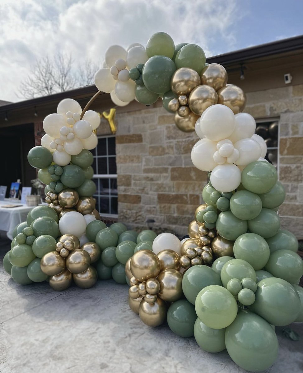 LaZillaa's tweet photo. Hello party friends! 🤠

If your looking for help with some balloon decor, I’m your girl!

Follow us and dm us any questions you have. We are happy to help. 🎈☺️

INSTAGRAM📸: https://t.co/1QAzS1I2QQ https://t.co/S7HkiRH4u6
