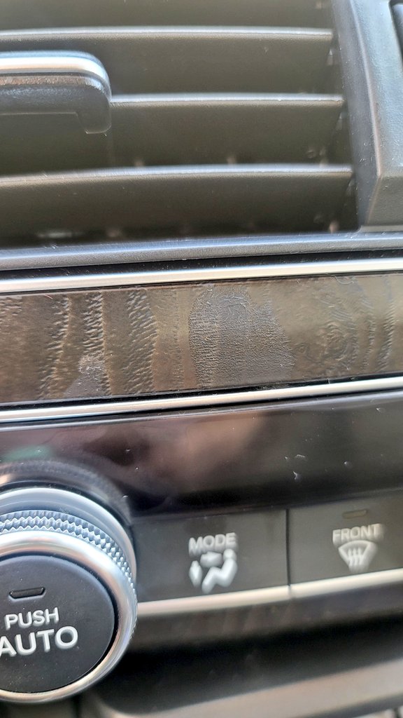 ViEtNiNJAA's tweet photo. I'm so mad at @Febreze_Fresh y'all messed up my interior with the air vent clips 😭😭😭 https://t.co/QZk6gWTeKk