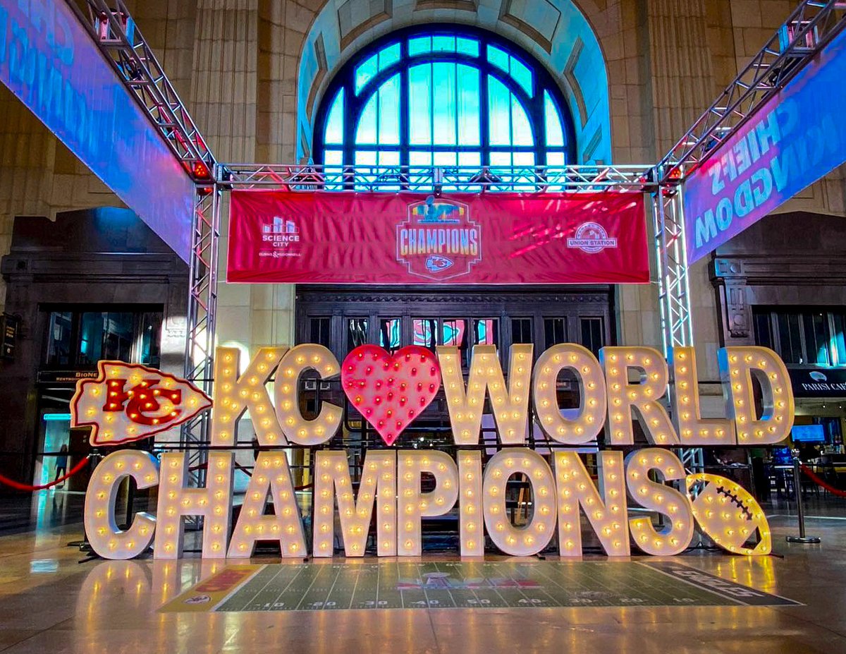 UnionStationKC's tweet photo. Chiefs Kingdom! Here's a look at our final AlphaLitKC Chiefs installation. This is now available for photo ops today thru Monday, 6:30am to 11pm daily. #ChiefsKingdom https://t.co/CoQegsKPEi