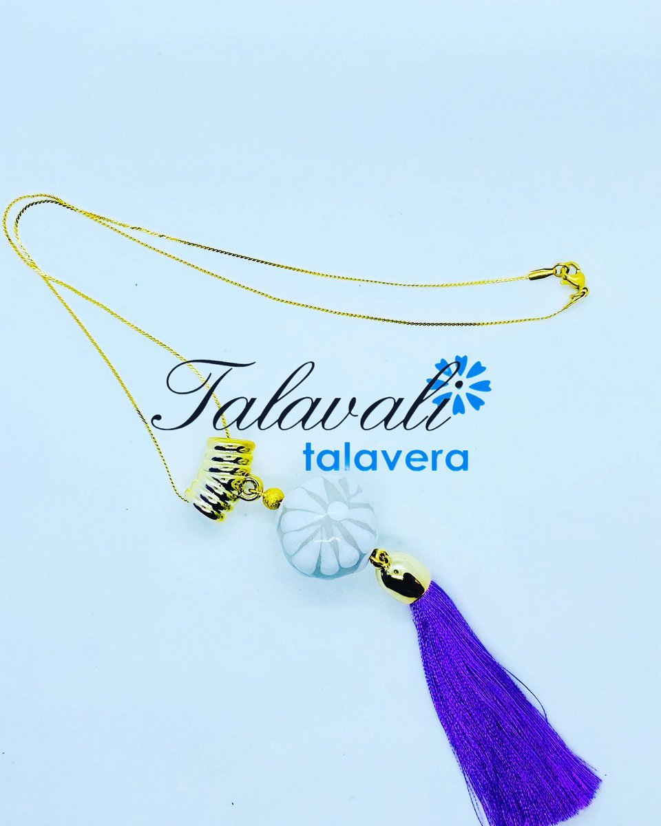 Hermoso #Dije de #TalaveraGrisconBlanco. 

Para cualquier cotización puedes contactarnos. 🤳🏻
 
 #Talavali #Talavera #Joyería #Collares #Dijes #Pulseras #Alhajeros  #Artesanias #artesaniasmexicanas #Tlaxcala #RT