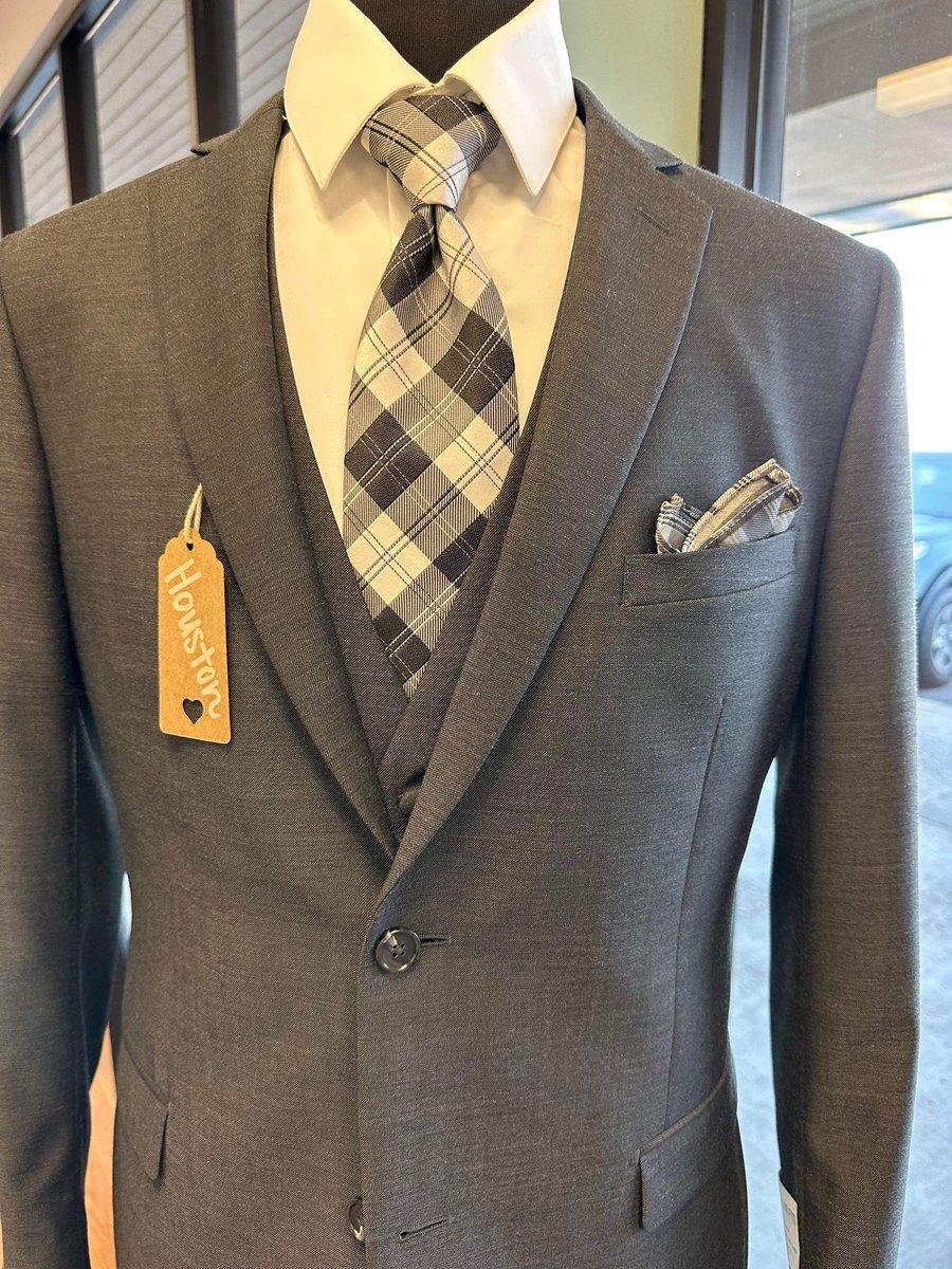 BridalWarehouse's tweet image. Meet the guys!  We have an amazing selection of #Tuxedos and #Suits for all of your formal occasions!  Join us in our location near you!  3 options!  #Louisville #Elizabethtown #Goodlettsville for the #BestDressedMan