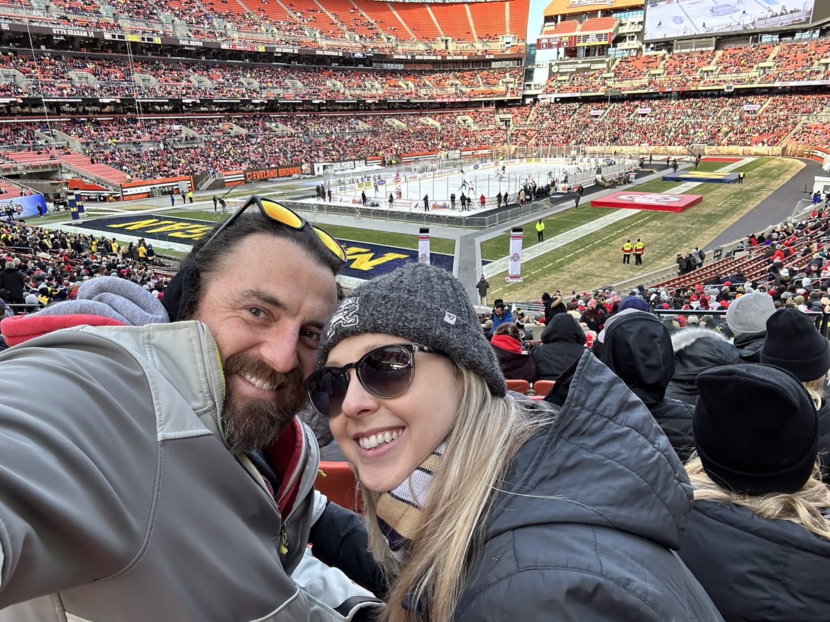 tjhadley15's tweet photo. Thanks to @TheCLE, @kaitdoby had no choice but to bundle up and join me at #faceoffonthelake https://t.co/iBidpPyW20
