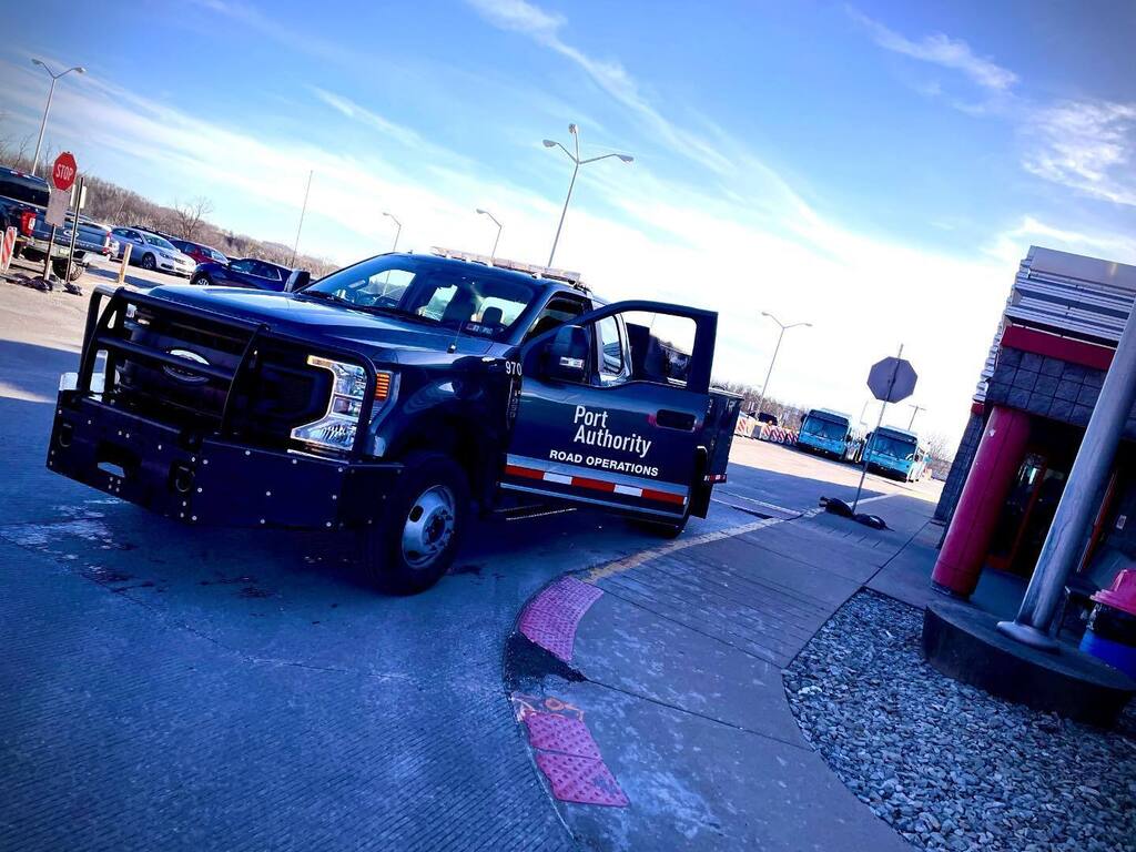 yabazooee's tweet photo. Too nice out not to clean up the buggy for this OT… #helpingout https://t.co/aRgRMXEhzN