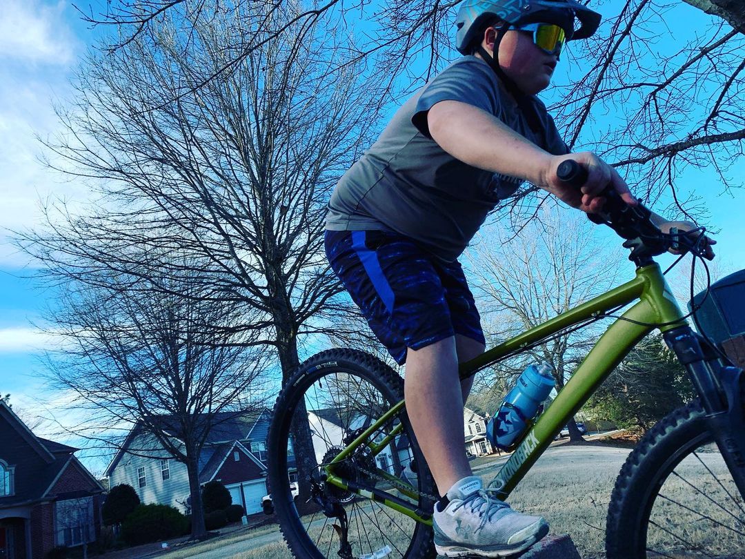 Diamondbackbike's tweet image. We love seeing some hardtail cruisin'. Way to rock that Line @peyton_tank_69!

#UGC #diamondbackbikelove #hardtail #mtb #hooklinesyncr #mtblife #hardtaillove #trailbike