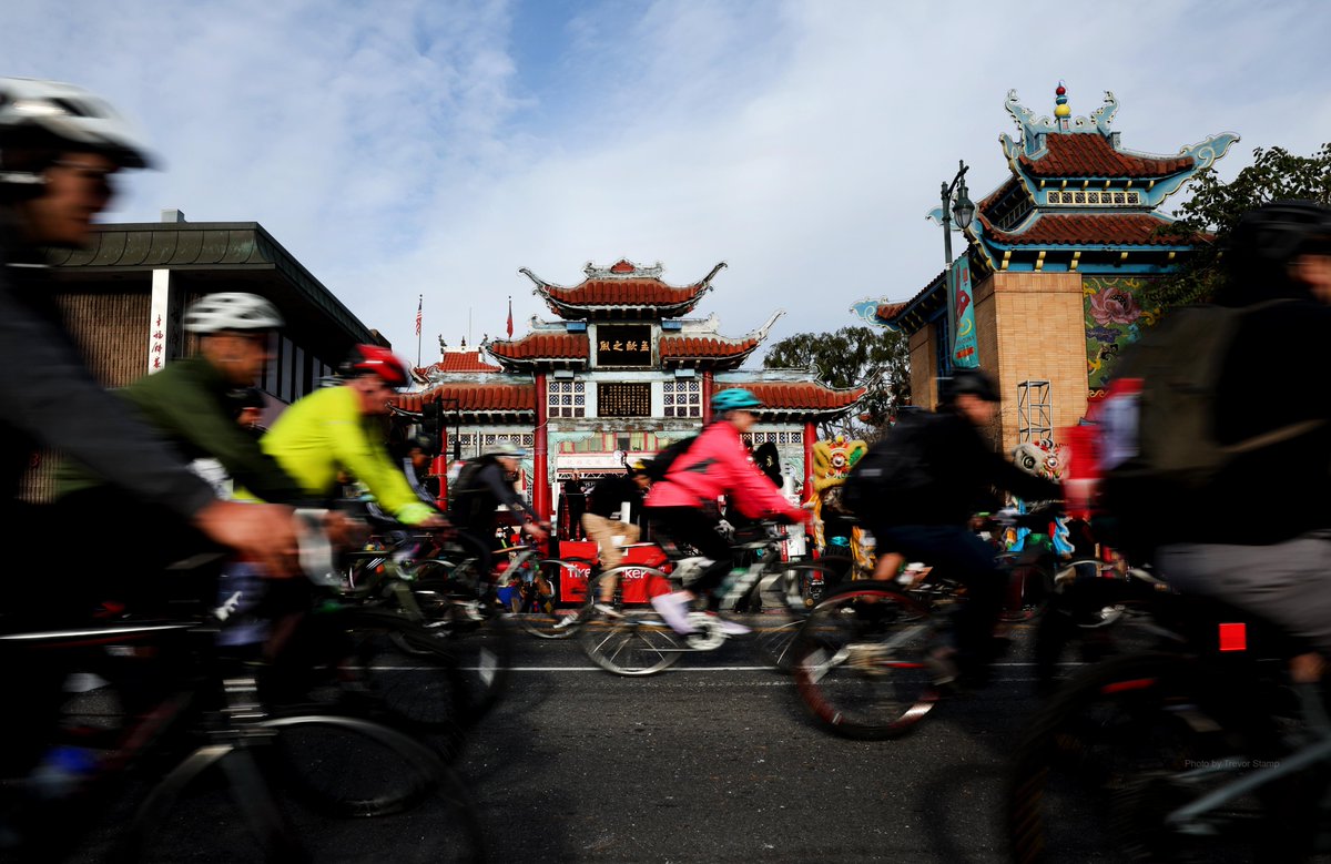MorTrev's tweet photo. Cyclists set off for the start of the 45th L.A. Chinatown Firecracker event with a 40-mile and 20-mile bike ride. @ladailynews https://t.co/qYWOBVybo8