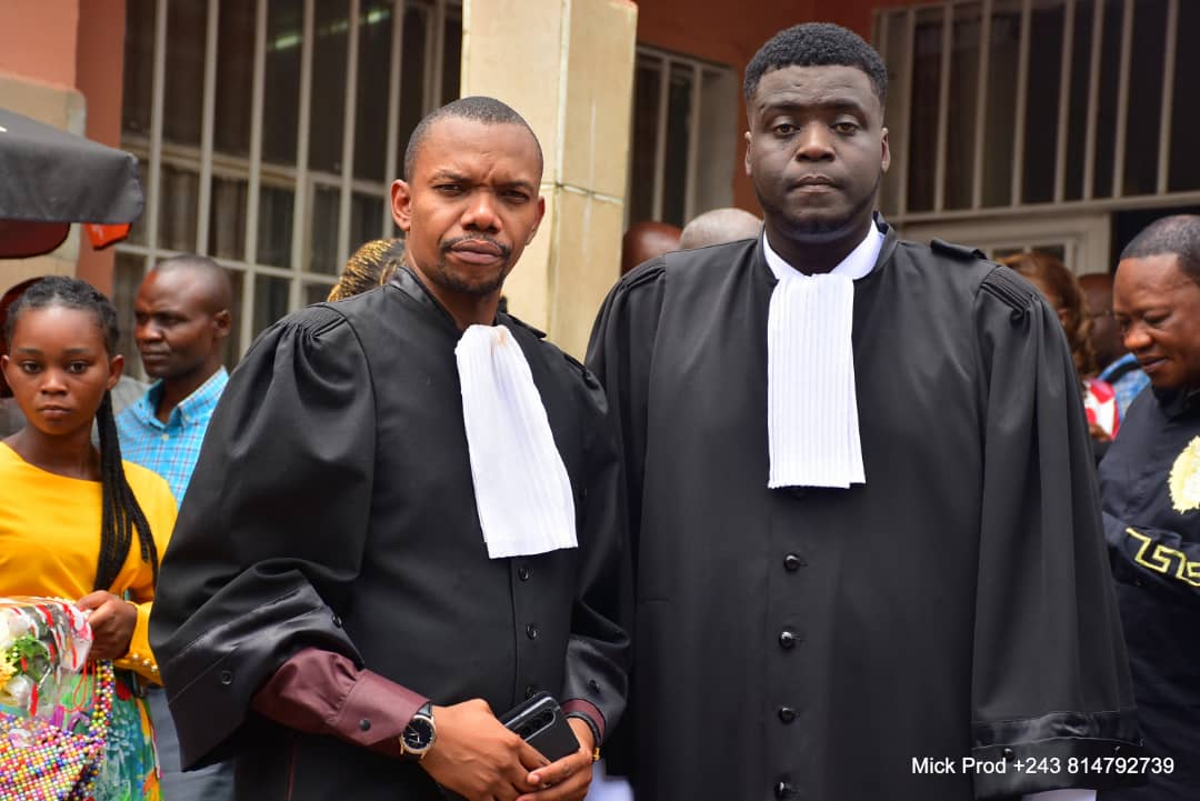 SchadrackKongo's tweet photo. Une nouvelle étape de la vie qui s’ouvre;
Un rêve qui se transforme en une réalité;
Je béni Dieu pour sa grâce qui m’amène à être compté parmi les Avocats de la République;
Au de là des considérations traditionnelles sur l’Avocat,la toge est sacrée et mérite honneur et dignité. https://t.co/mETeCePKJL