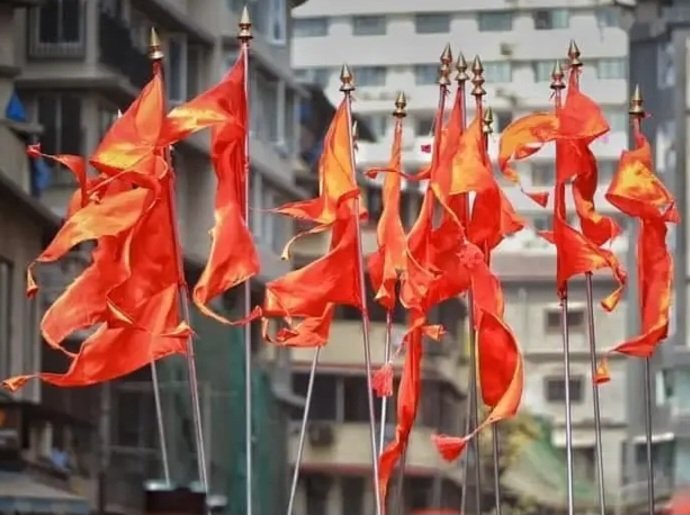 krantiraul's tweet photo. @AmitBhadricha @AUThackeray शूर आम्ही सरदार आम्हाला काय कुनाची भीती
देव, देस अन्‌ धर्मापायी प्राण घेतलं हाती https://t.co/yCX2sxQTaL
