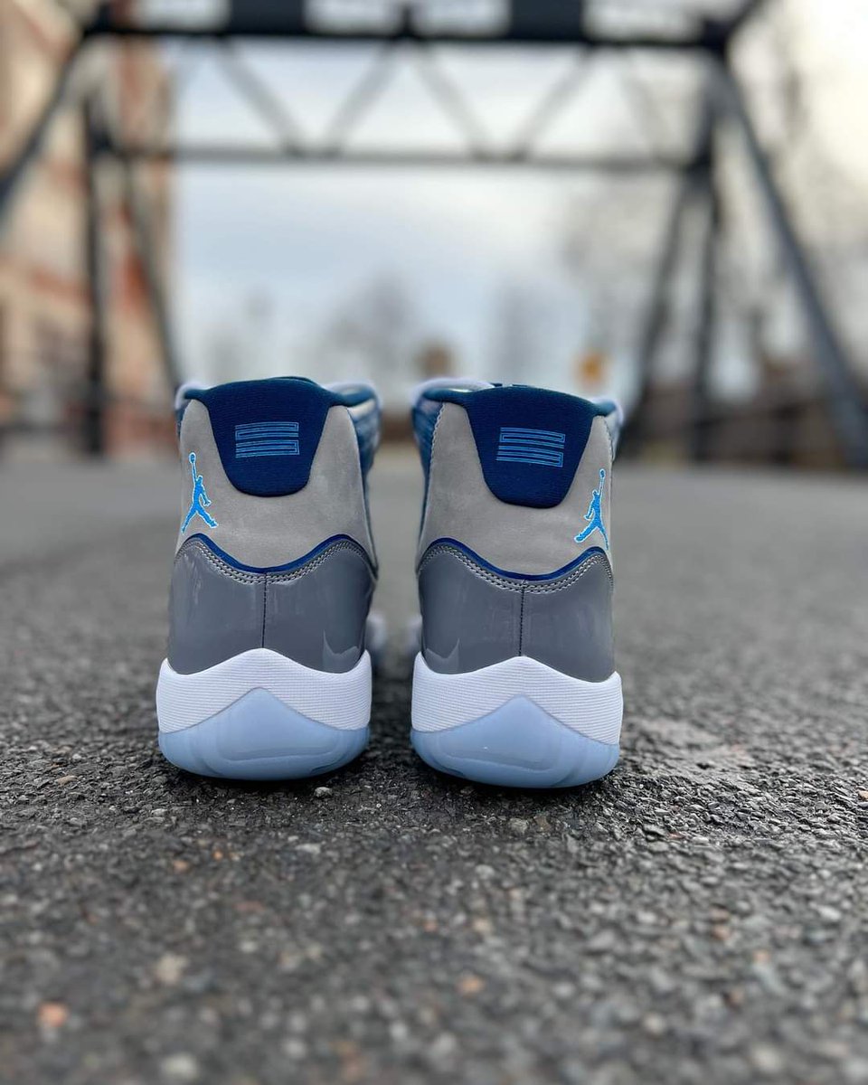 djrioblackwood's tweet photo. Cool Grey 11 meets Flint 13 🤫
.
#coolgrey11s #jordancustom #flint13s #customshoes #sneakercustomizer #femalesneakerartist #sneakerhead #coolkicks #kicksonfire #bleacherreport #kotd #sneakernews #overtime https://t.co/X8jKpJTt5V